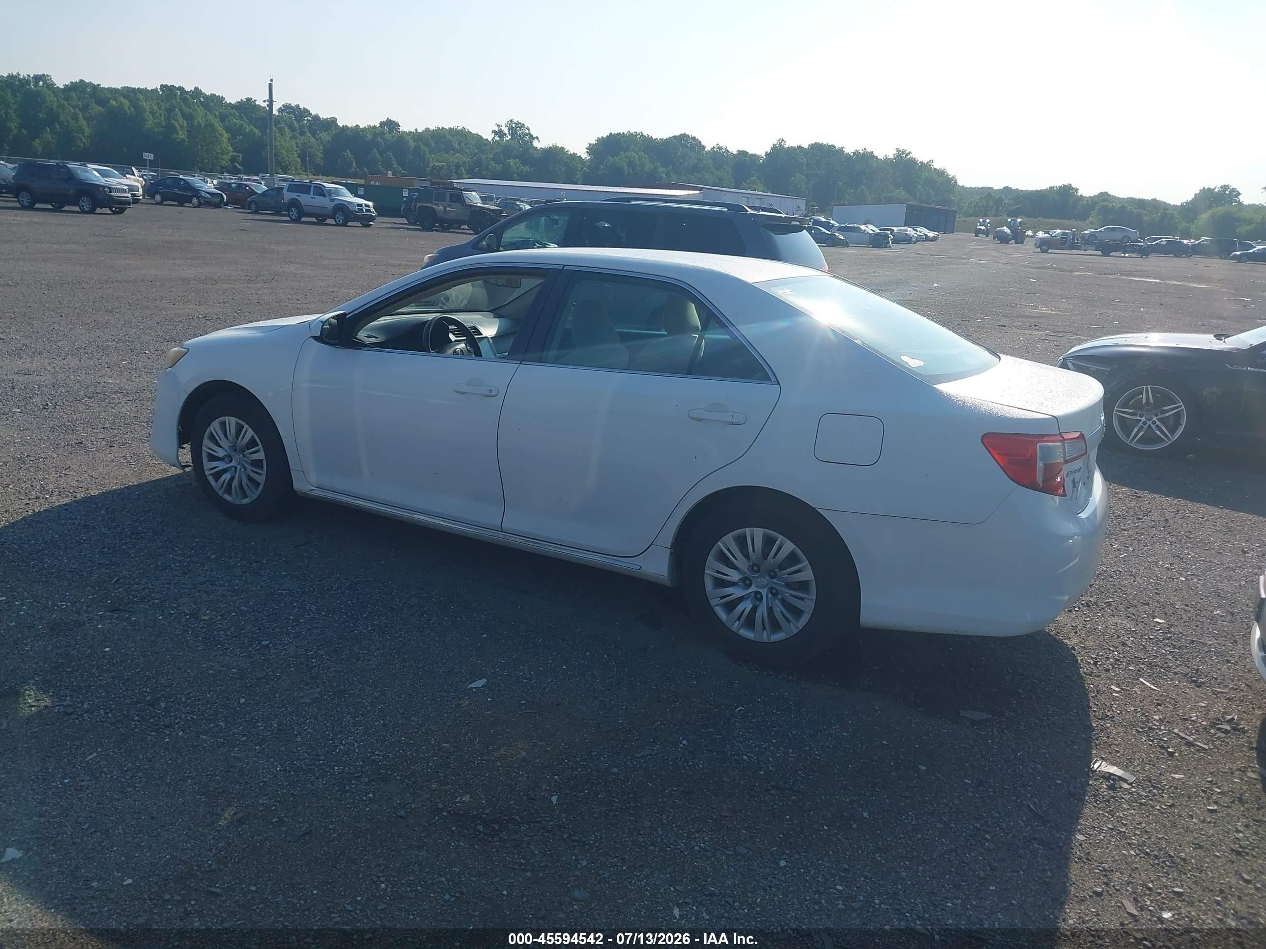 2012 Toyota Camry Le White vin: 4T1BF1FK6CU546168