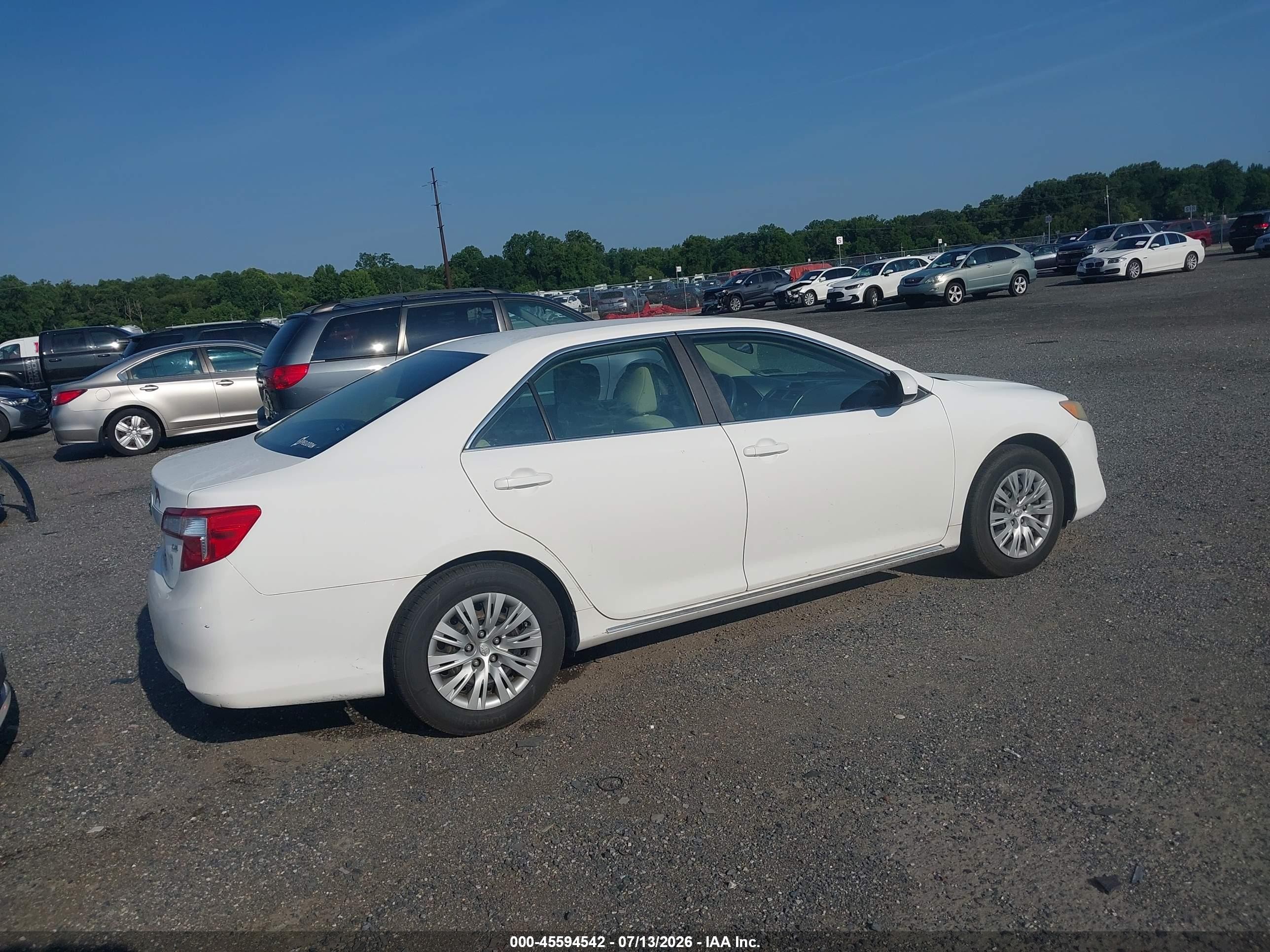 2012 Toyota Camry Le White vin: 4T1BF1FK6CU546168