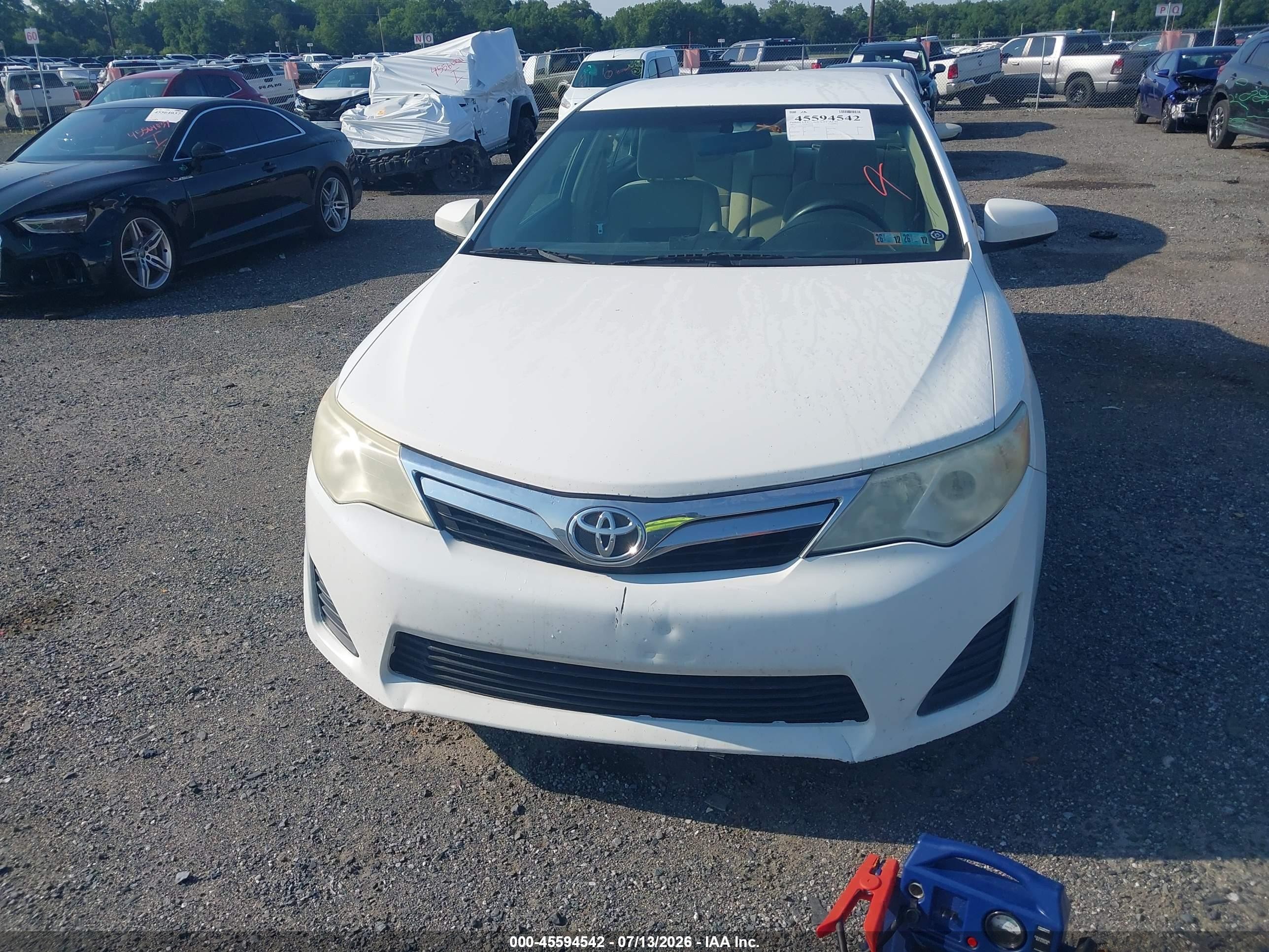 2012 Toyota Camry Le White vin: 4T1BF1FK6CU546168