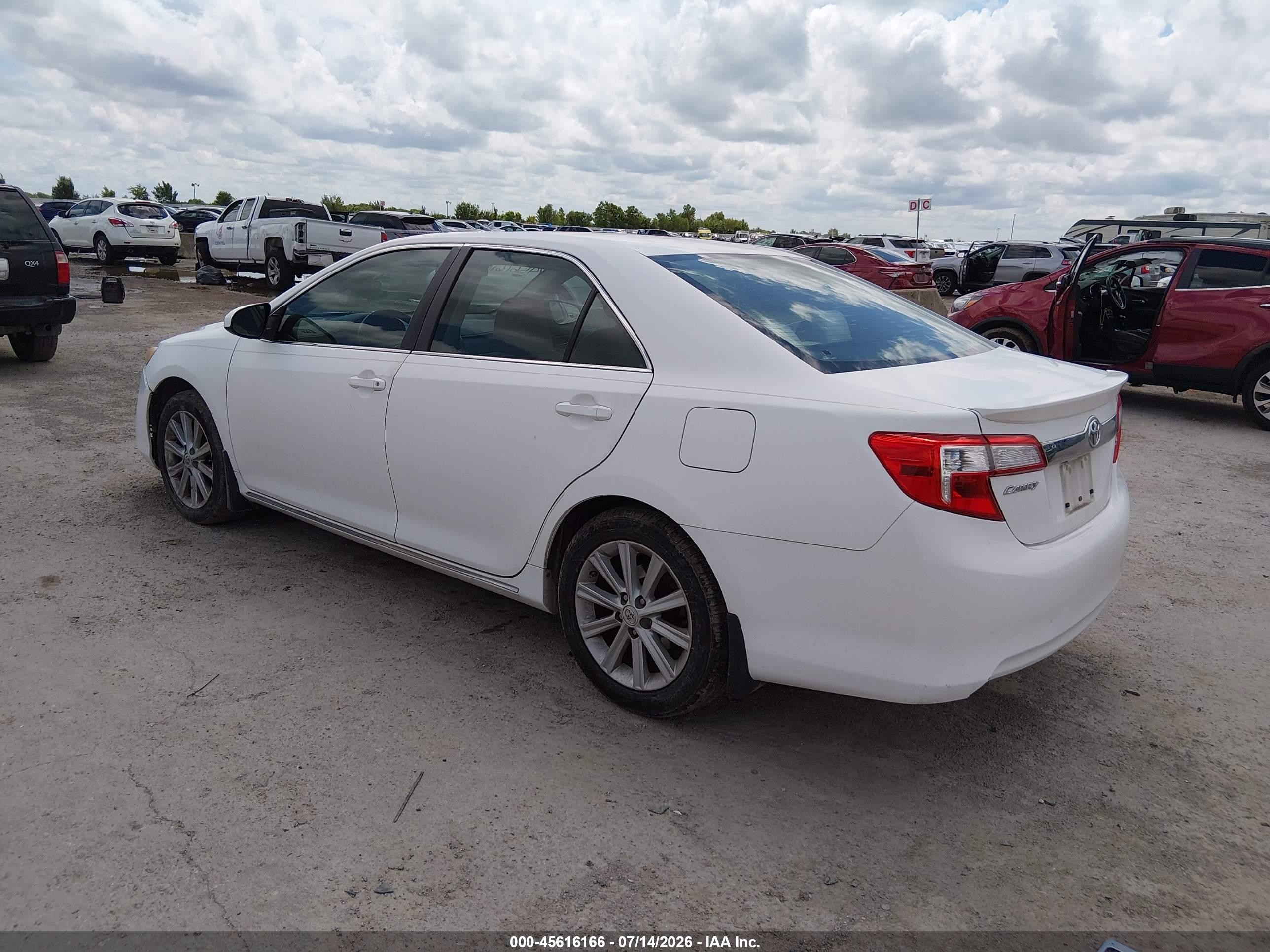 2012 Toyota Camry Xle White vin: 4T1BF1FK6CU584791