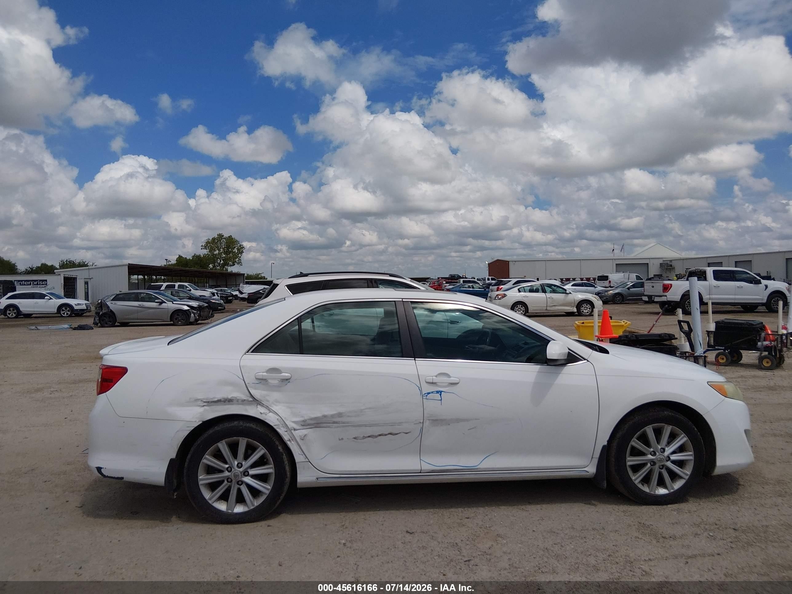 2012 Toyota Camry Xle White vin: 4T1BF1FK6CU584791