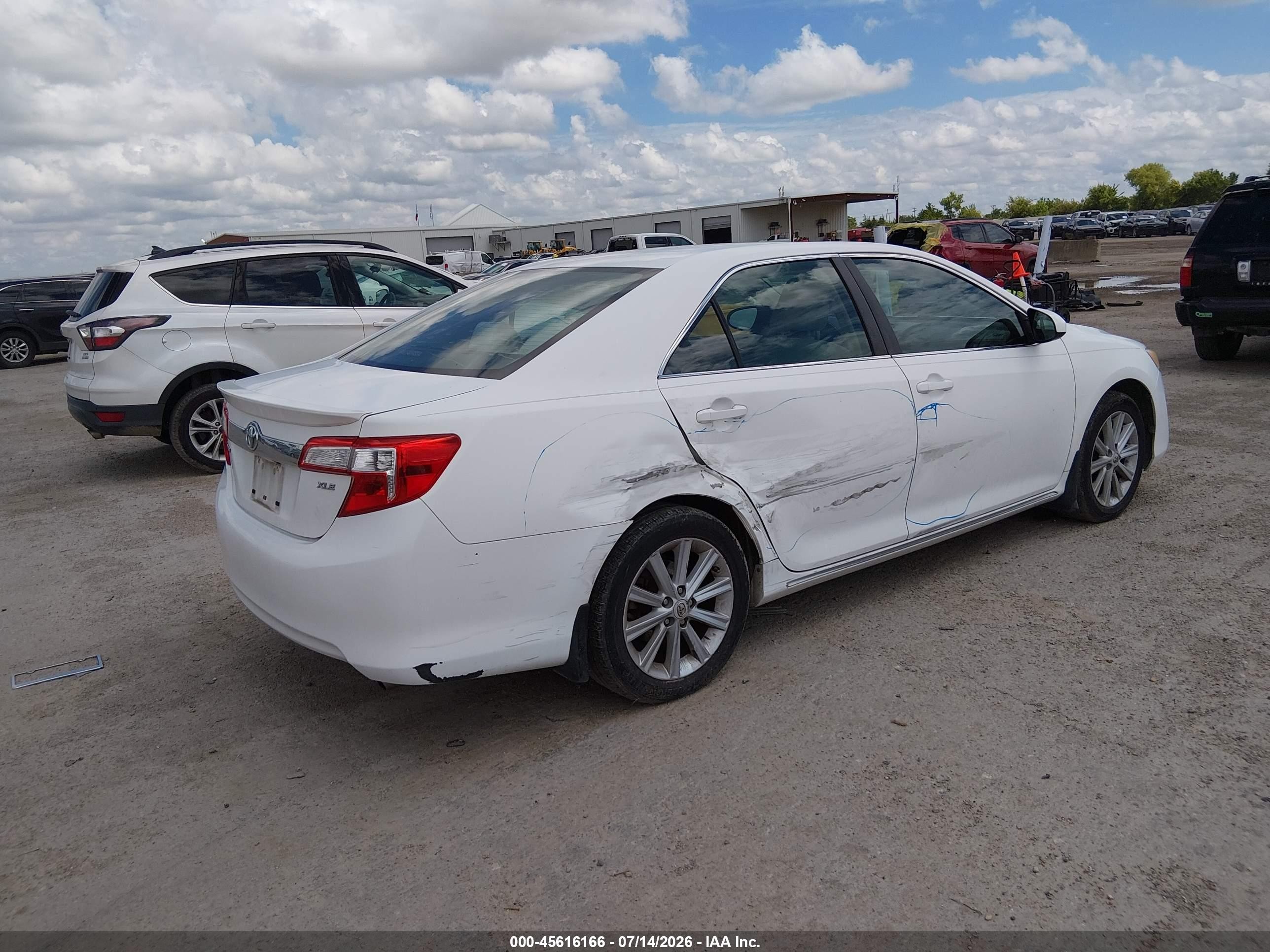 2012 Toyota Camry Xle White vin: 4T1BF1FK6CU584791
