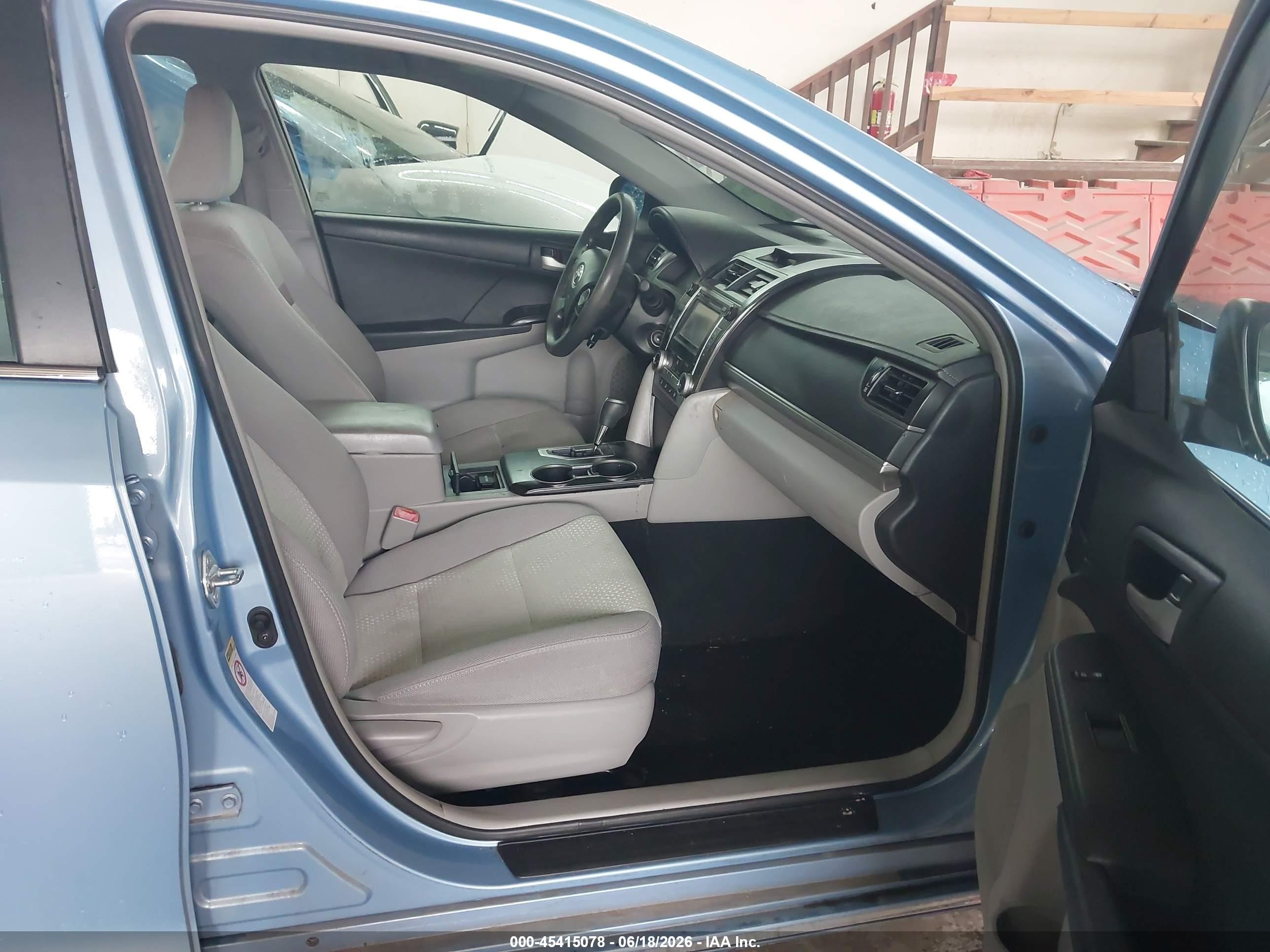 2012 Toyota Camry Le Blue vin: 4T1BF1FK6CU623055