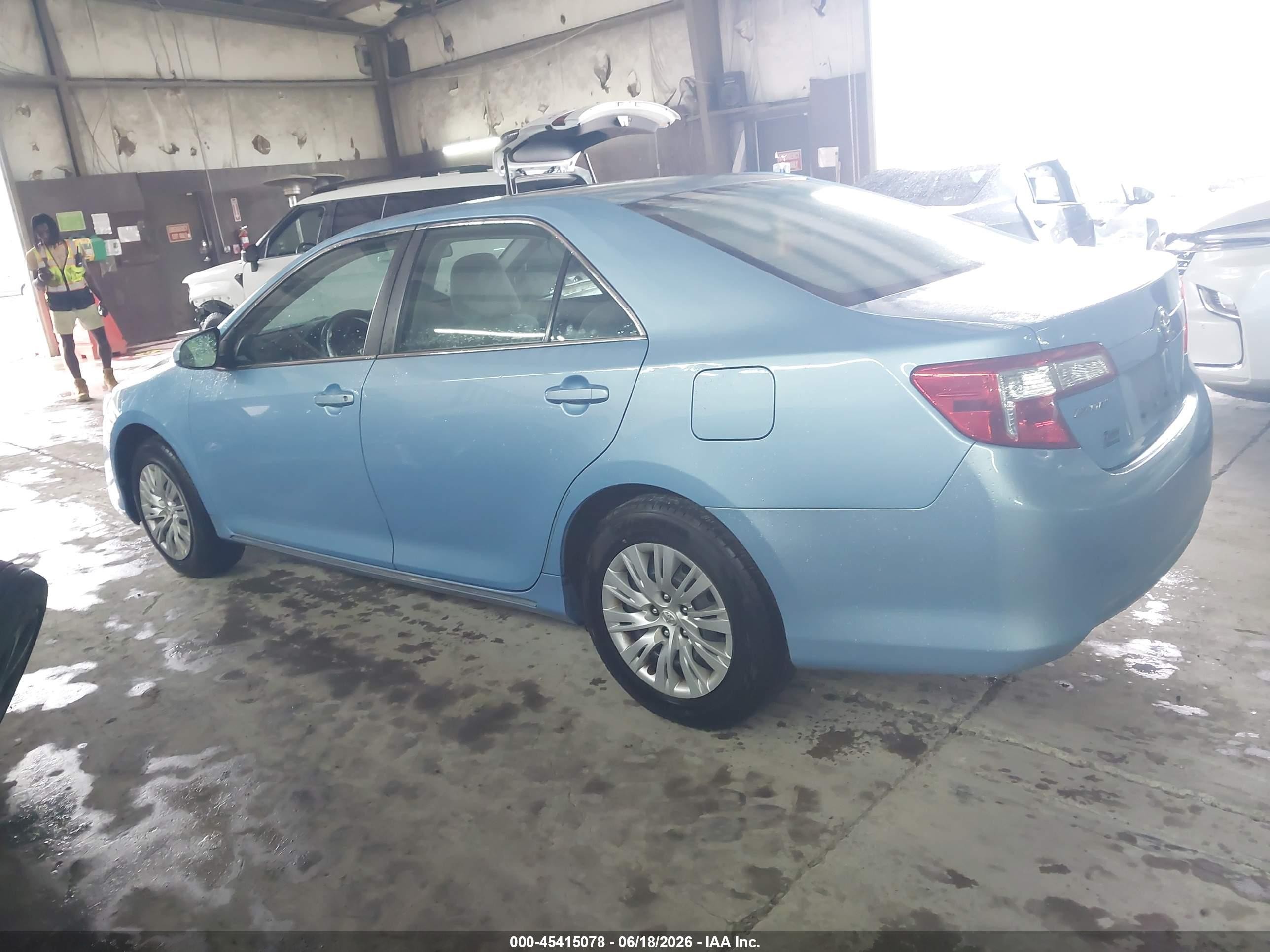2012 Toyota Camry Le Blue vin: 4T1BF1FK6CU623055