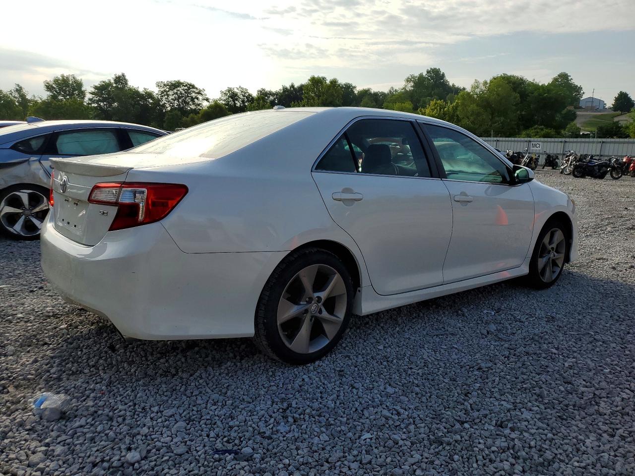 2012 Toyota Camry Se Sport Limited Edition White vin: 4T1BF1FK6CU629759