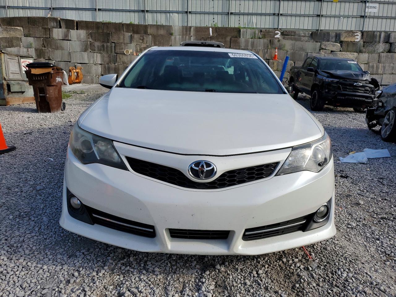 2012 Toyota Camry Se Sport Limited Edition White vin: 4T1BF1FK6CU629759
