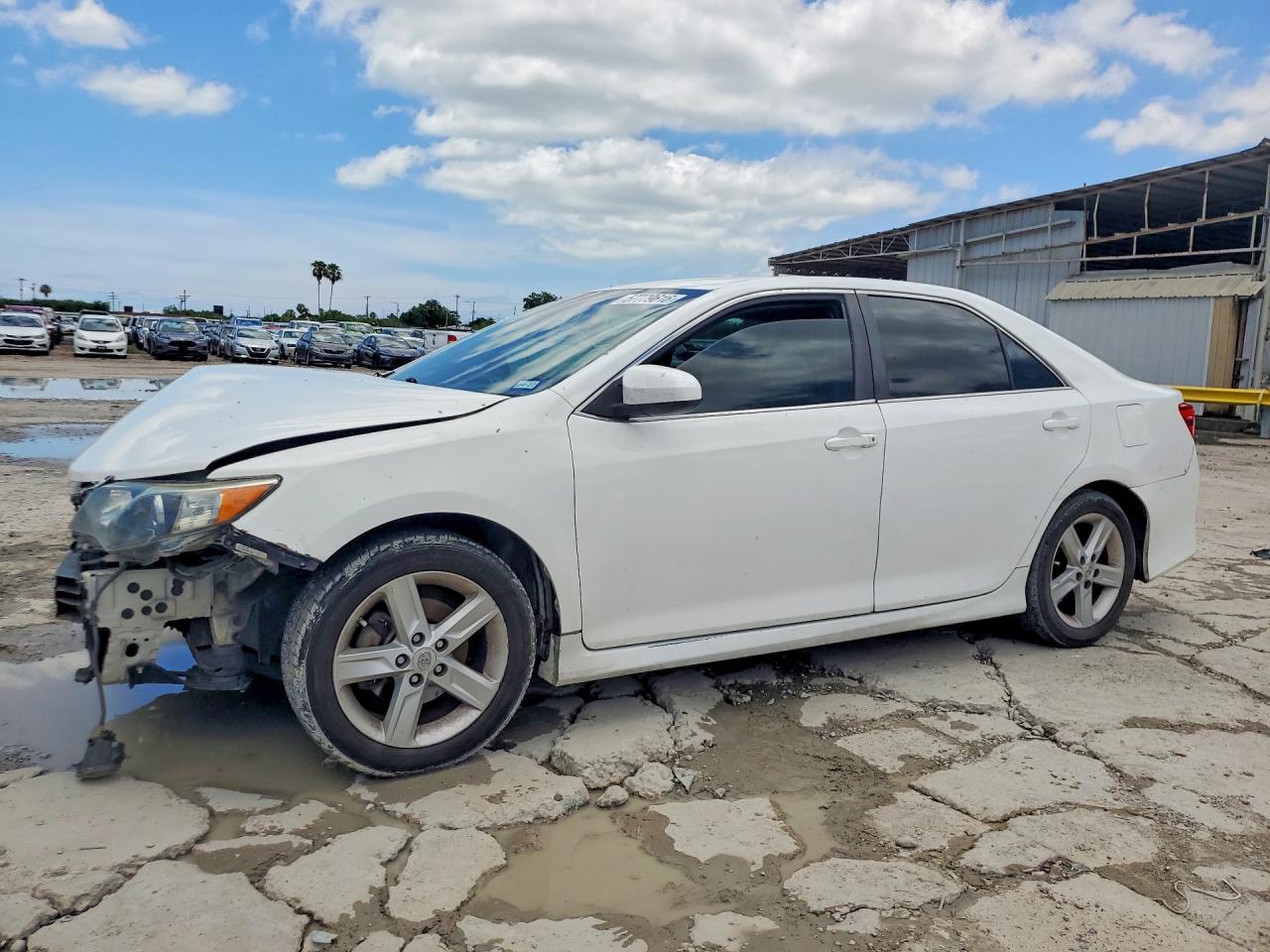 2013 Toyota Camry White vin: 4T1BF1FK6DU225331
