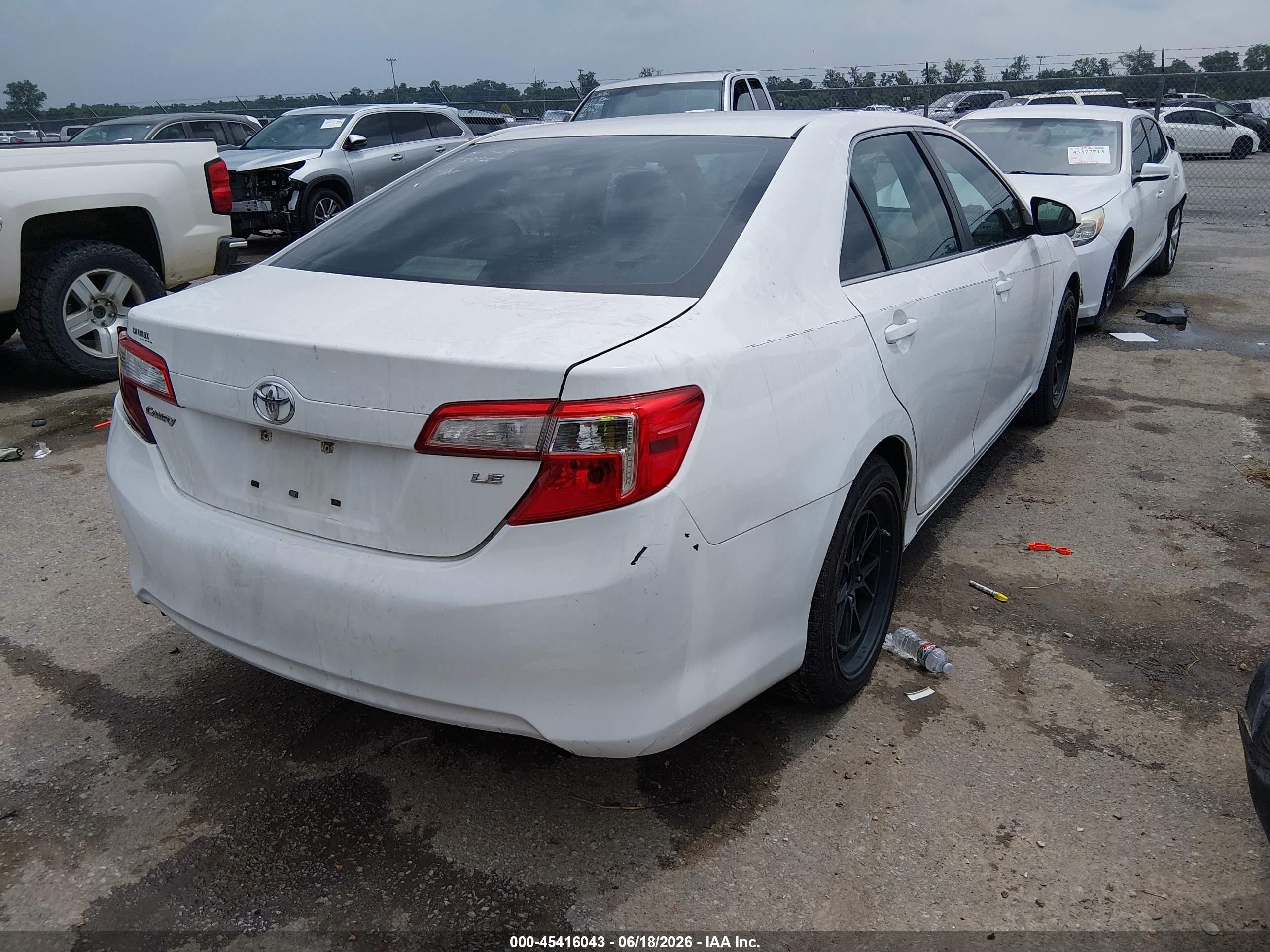 2013 Toyota Camry Le White vin: 4T1BF1FK6DU238466