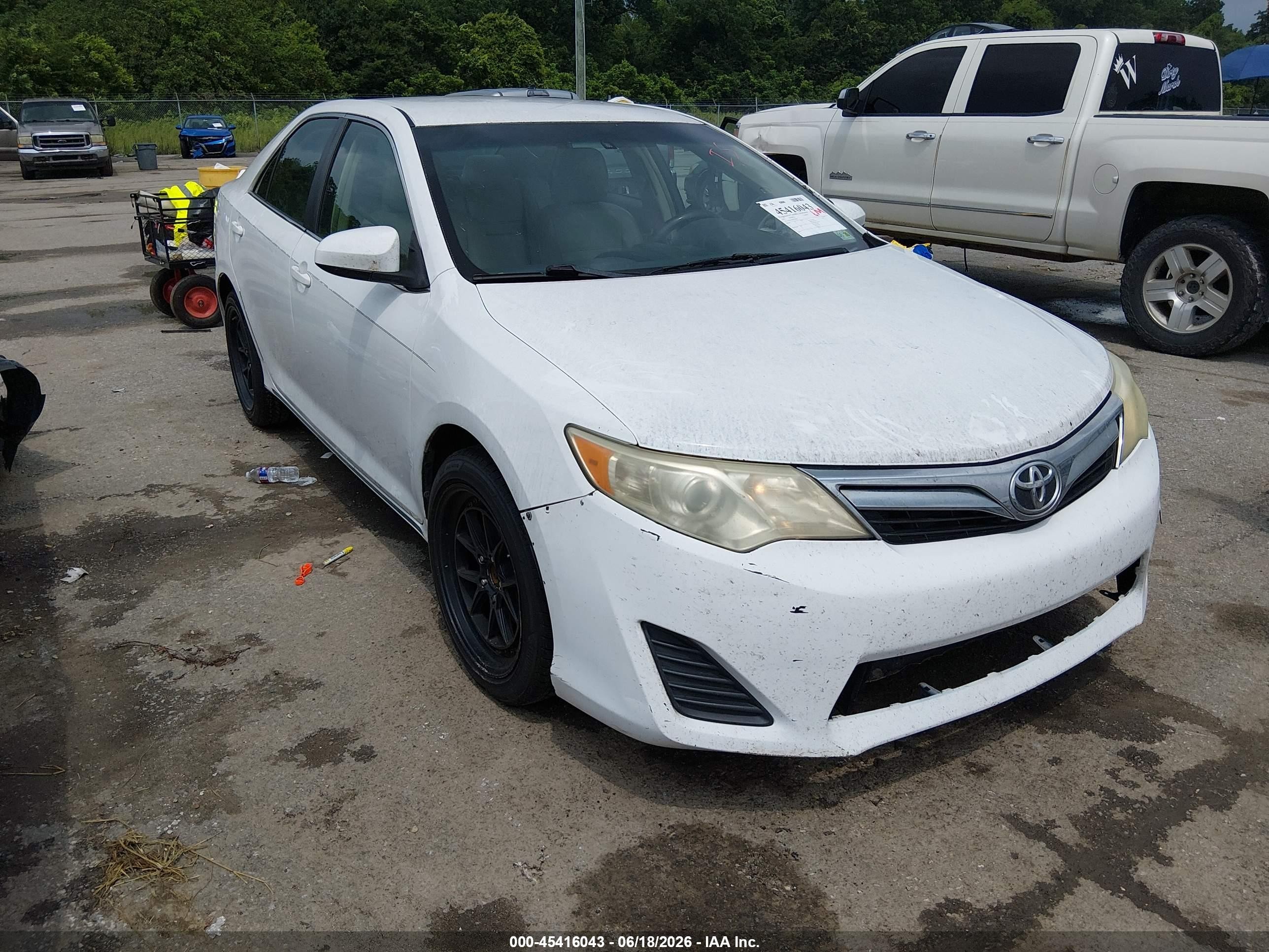 2013 Toyota Camry Le White vin: 4T1BF1FK6DU238466