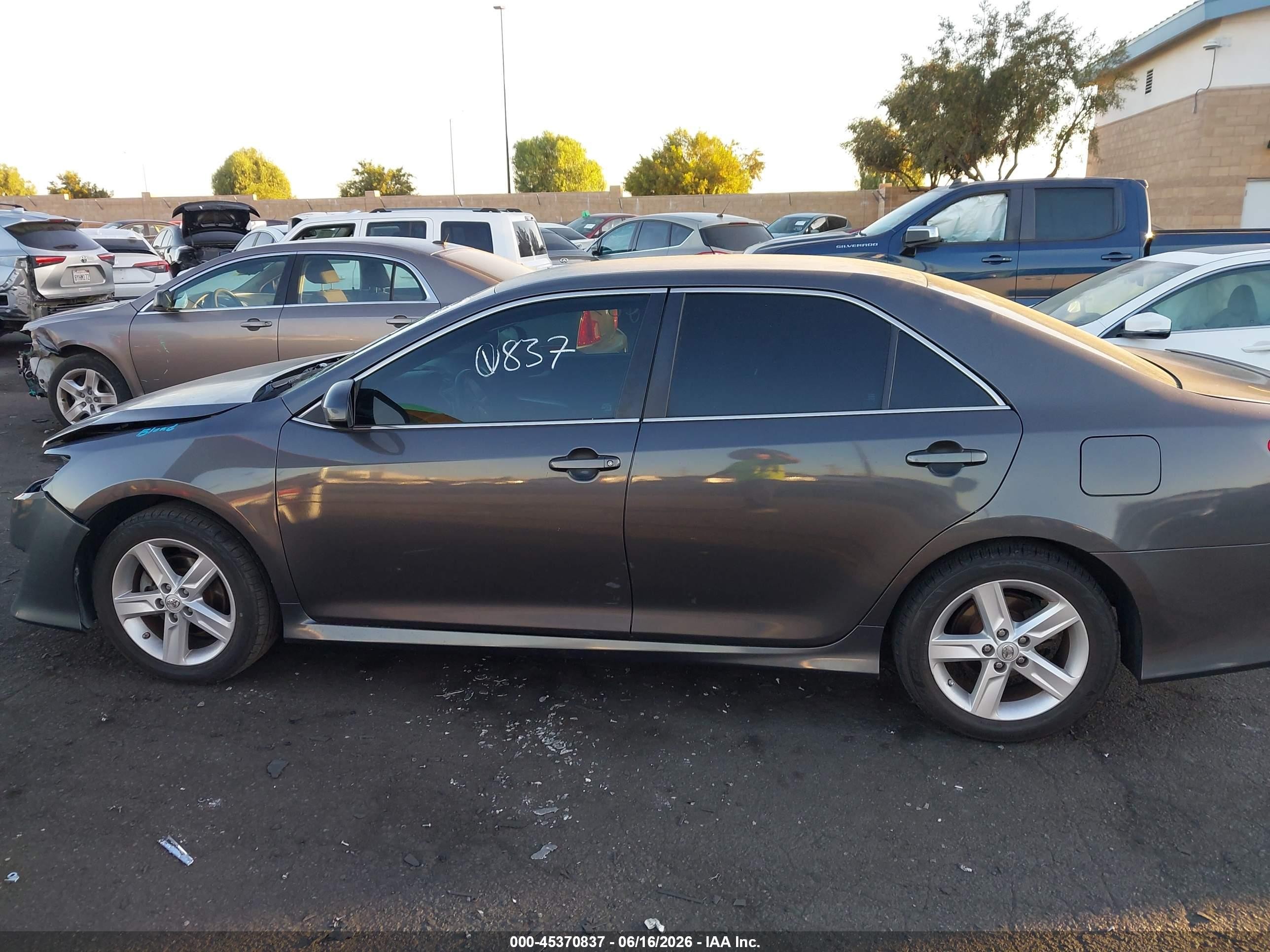 2013 Toyota Camry Se Серый vin: 4T1BF1FK6DU244106