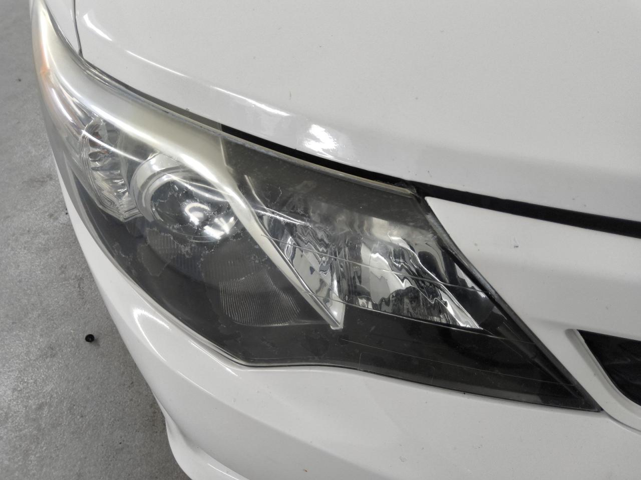2013 Toyota Camry Se White vin: 4T1BF1FK6DU245448 Damage: Right Head Lamp, Faded, Acceptable