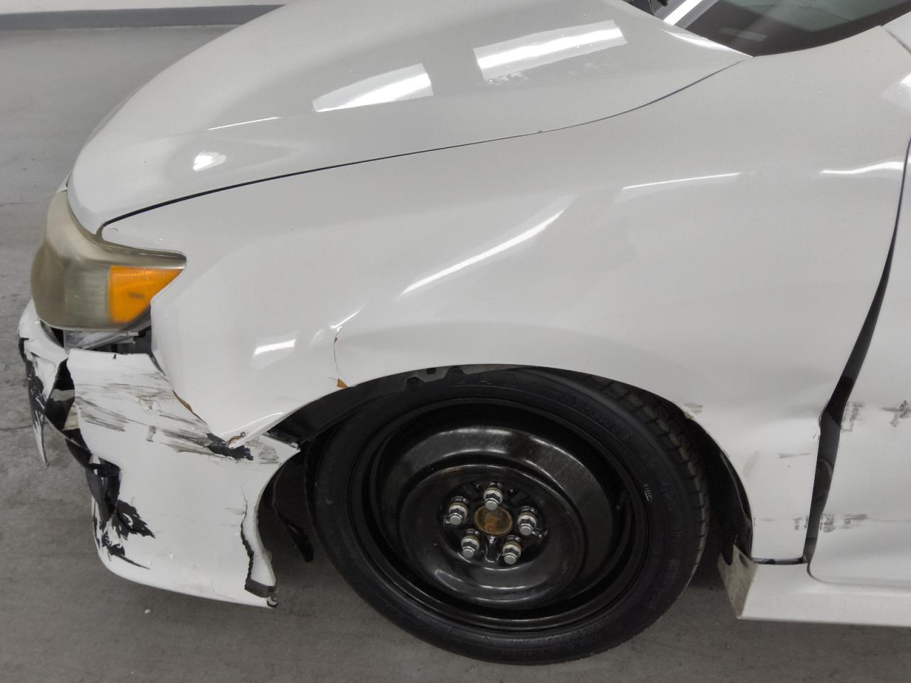 2013 Toyota Camry Se White vin: 4T1BF1FK6DU245448 Damage: Left Front Fender, Dent(S) W/ Paint Dmg, > 12 Inches