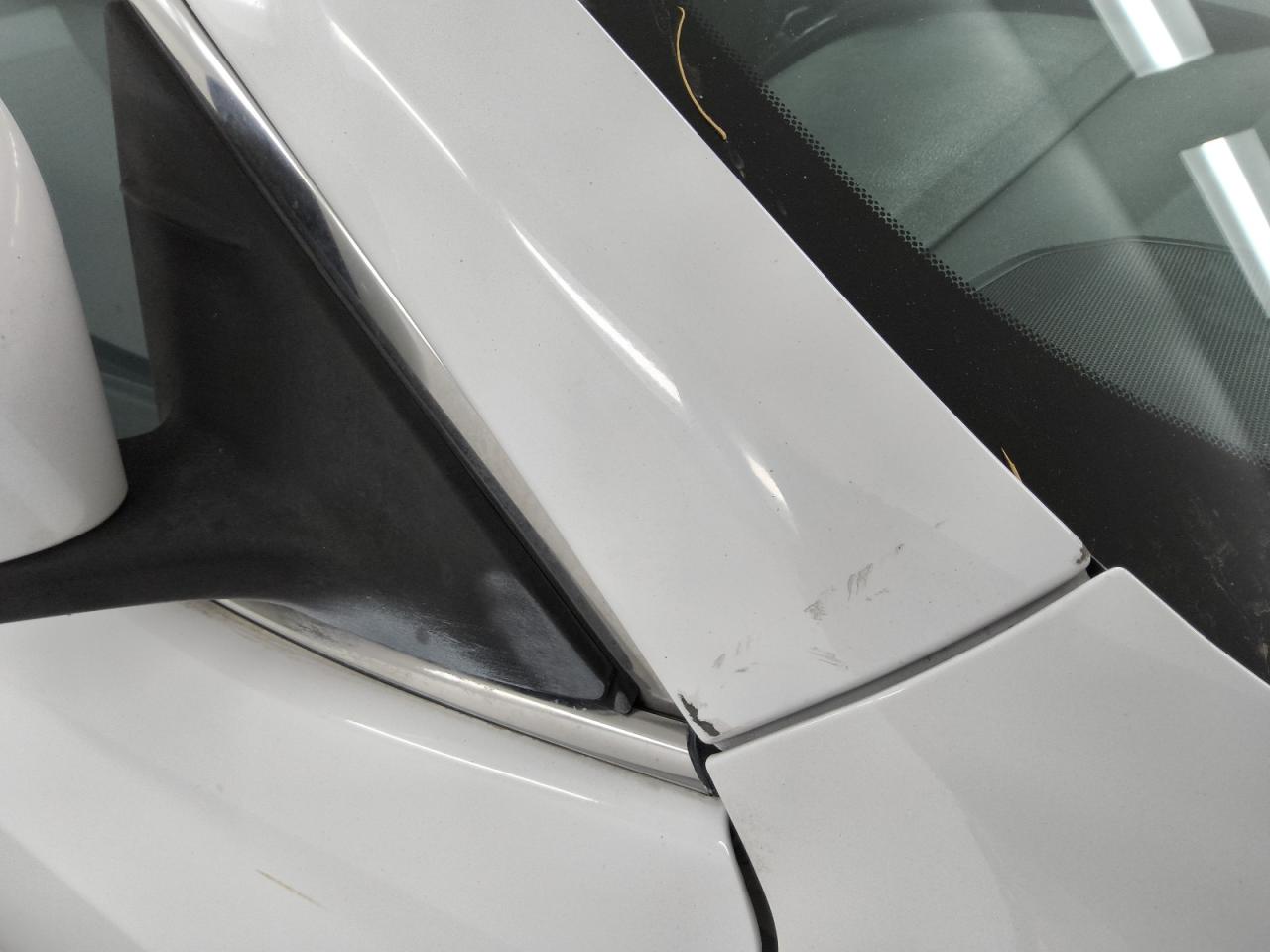 2013 Toyota Camry Se White vin: 4T1BF1FK6DU245448 Damage: Right Drip Rail, Heavy Scratch, 3 To 4 Inches