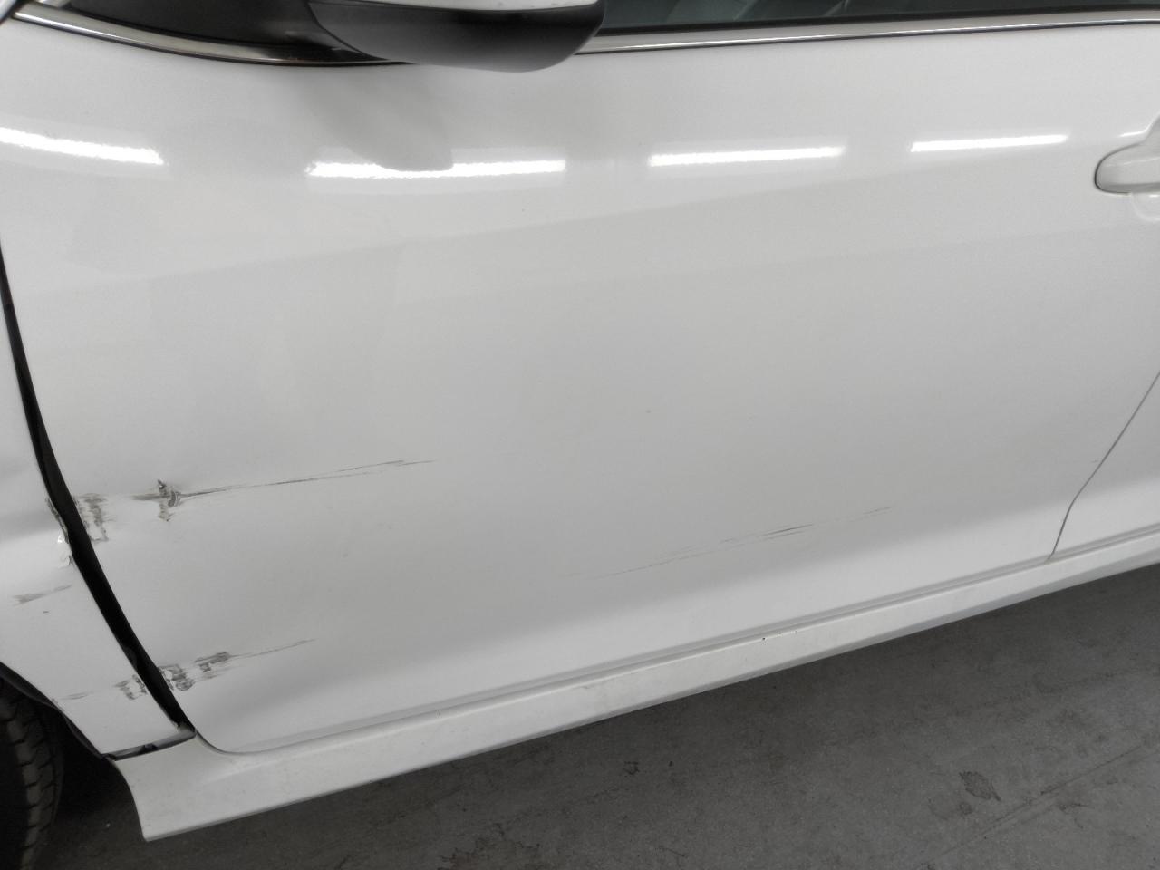 2013 Toyota Camry Se White vin: 4T1BF1FK6DU245448 Damage: Left Front Door, Dent(S) W/ Paint Dmg, 11 To 12 Inches