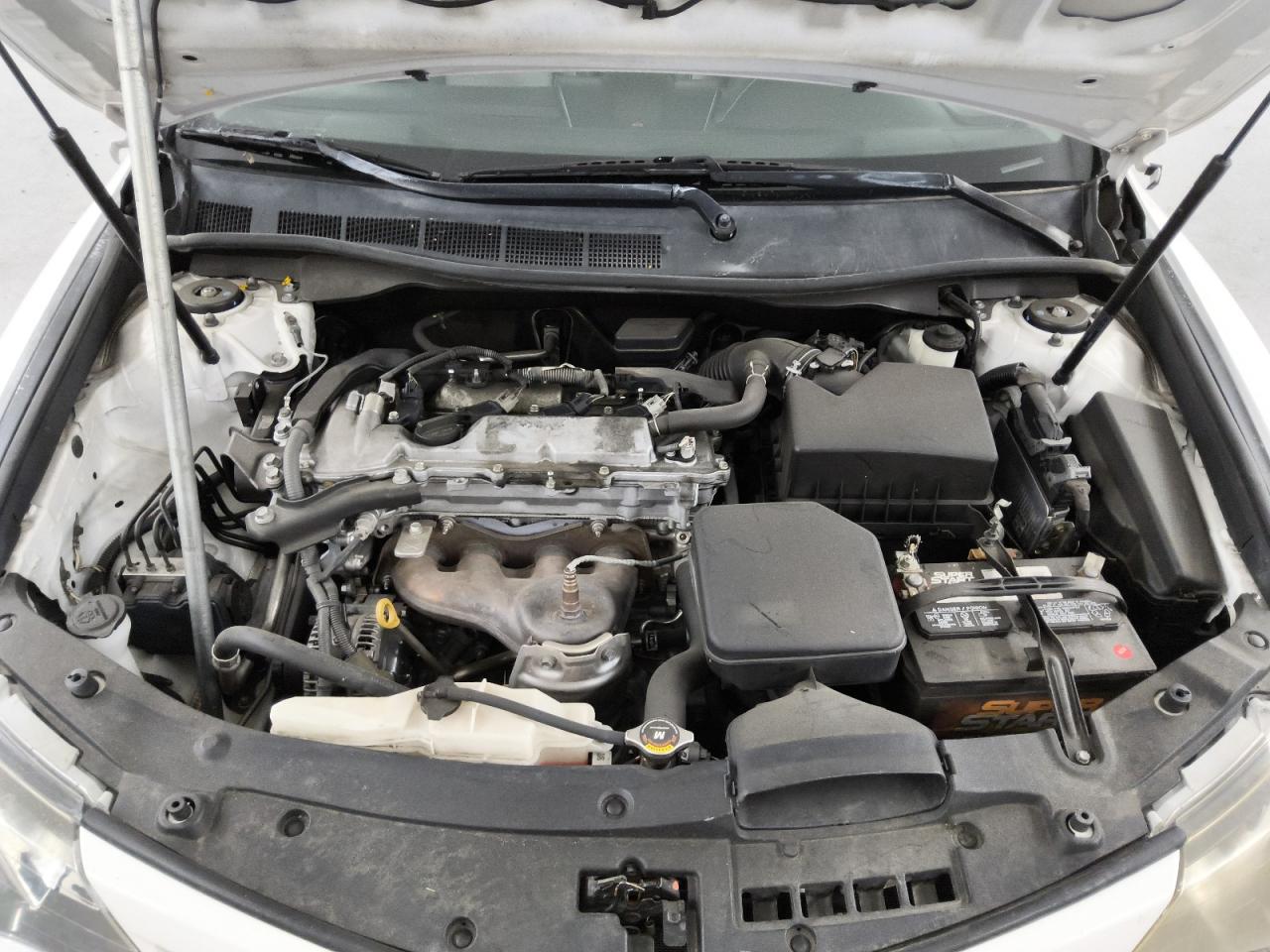 2013 Toyota Camry Se White vin: 4T1BF1FK6DU245448 Damage: Oil, Low Fluid, Unacceptable