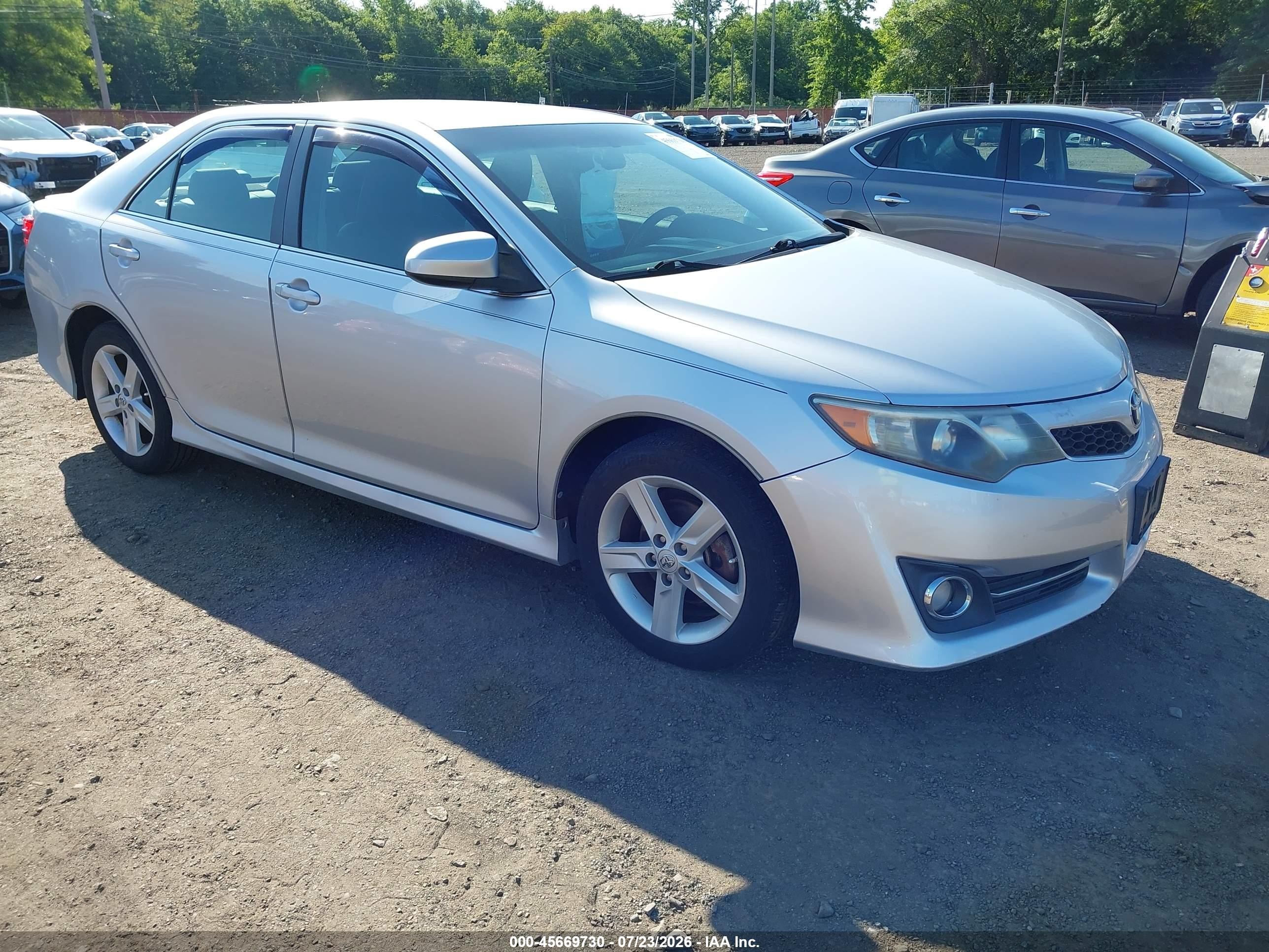 2013 Toyota Camry Se Silver vin: 4T1BF1FK6DU251623