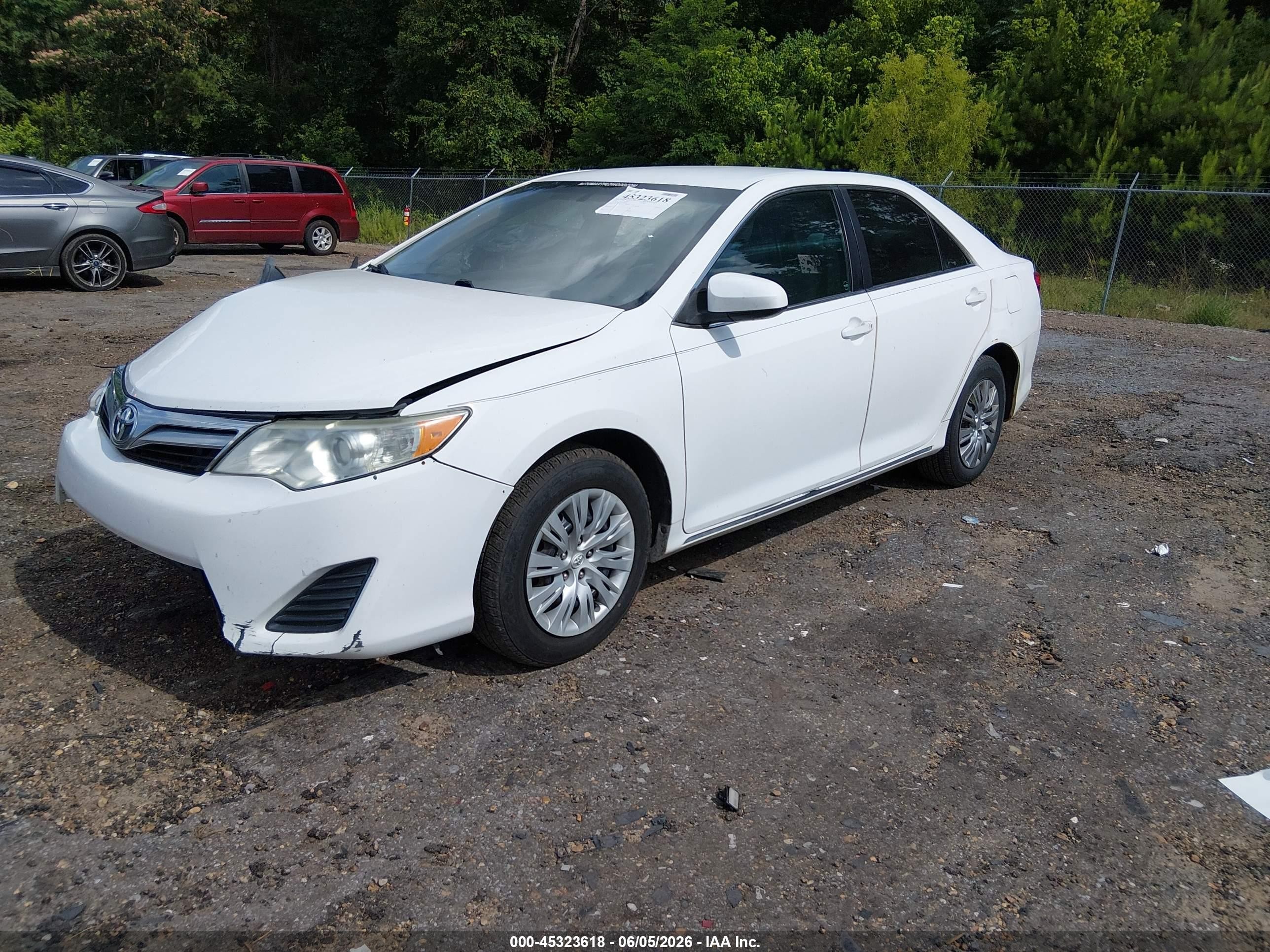 2013 Toyota Camry Le White vin: 4T1BF1FK6DU650080