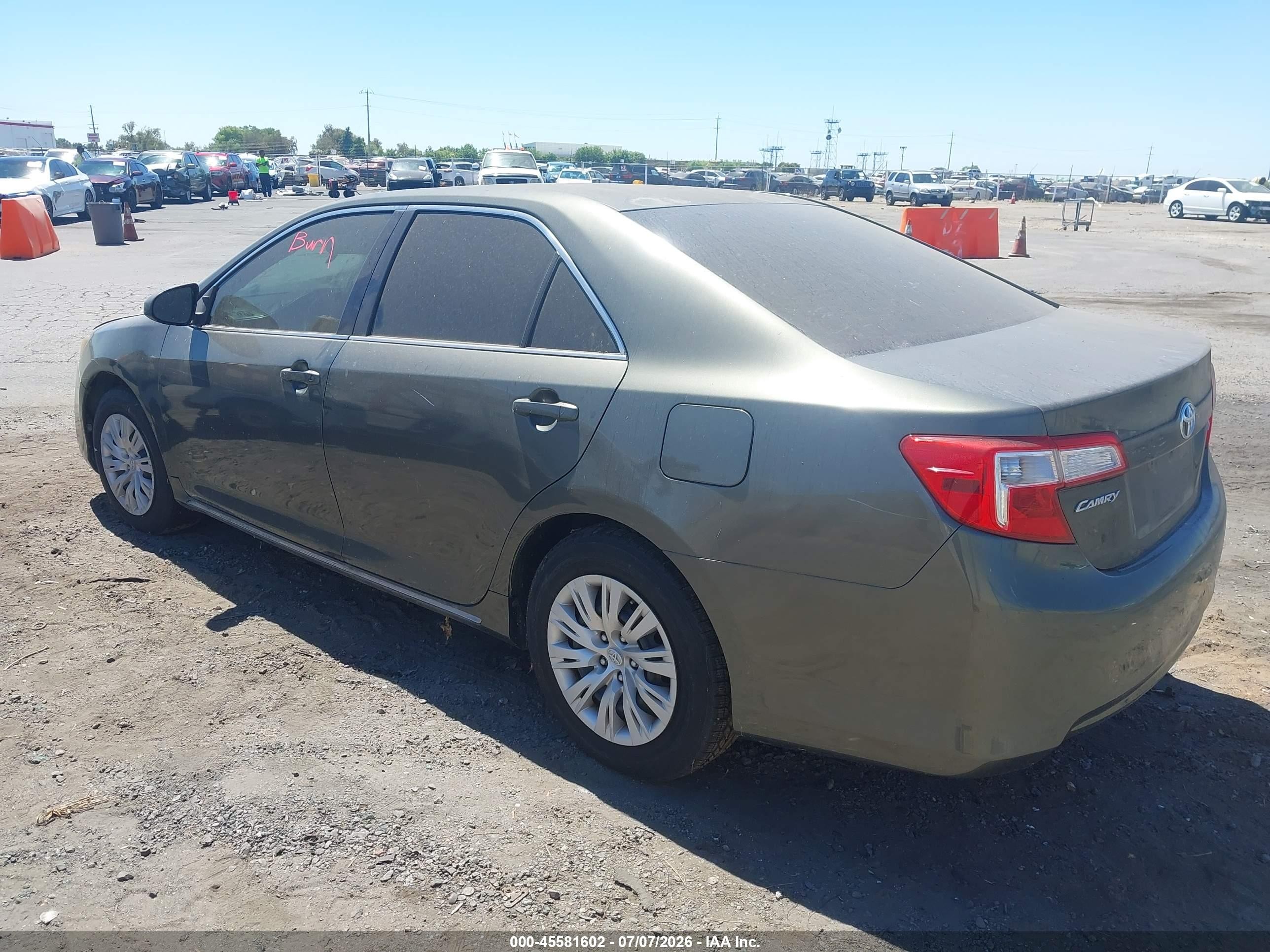 2013 Toyota Camry Le Gray vin: 4T1BF1FK6DU675822