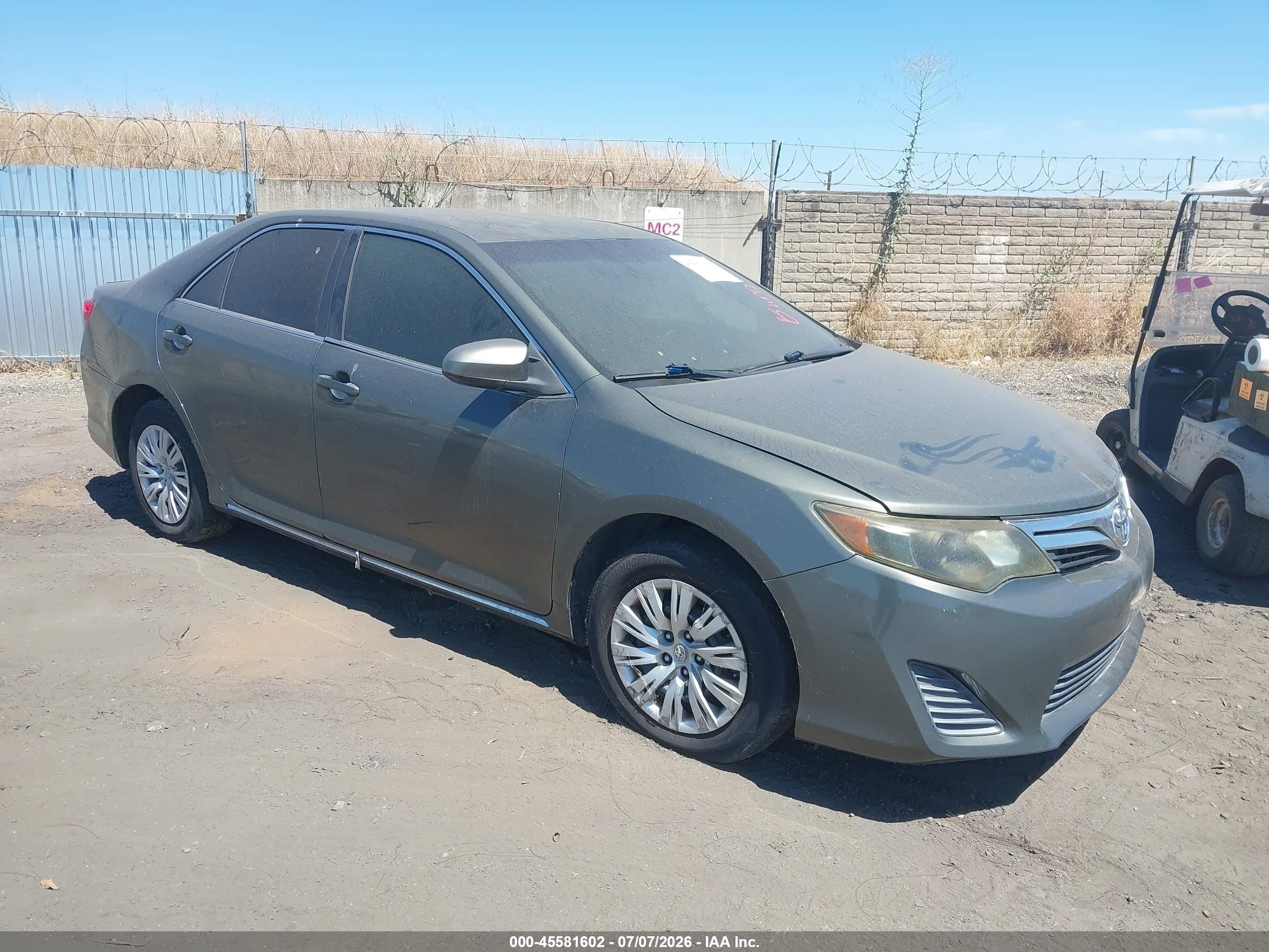 2013 Toyota Camry Le Gray vin: 4T1BF1FK6DU675822
