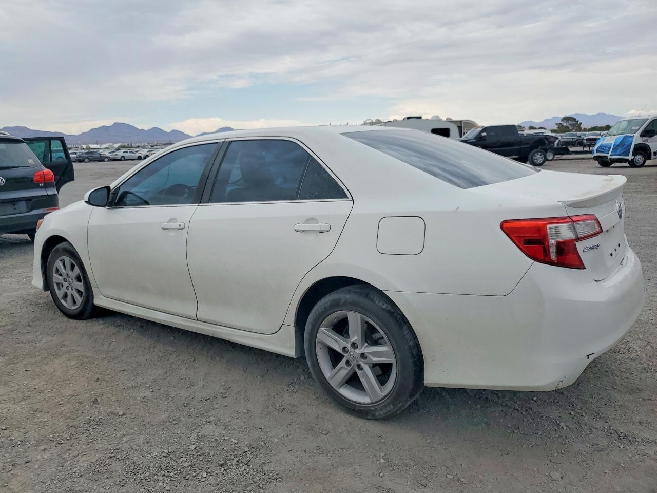 2013 Toyota Camry Se White vin: 4T1BF1FK6DU717809