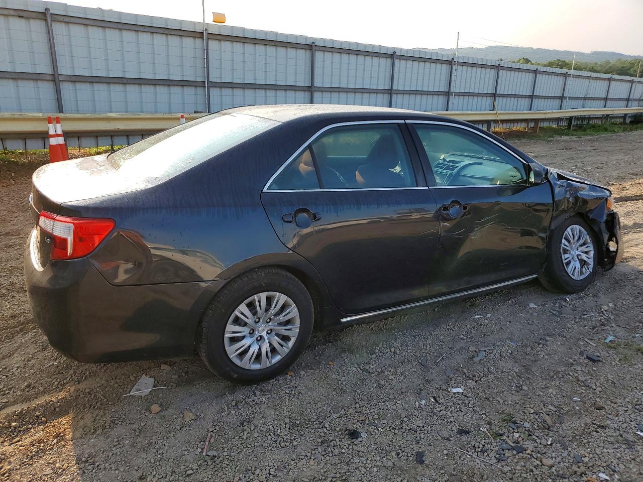 2014 Toyota Camry Le Black vin: 4T1BF1FK6EU301485