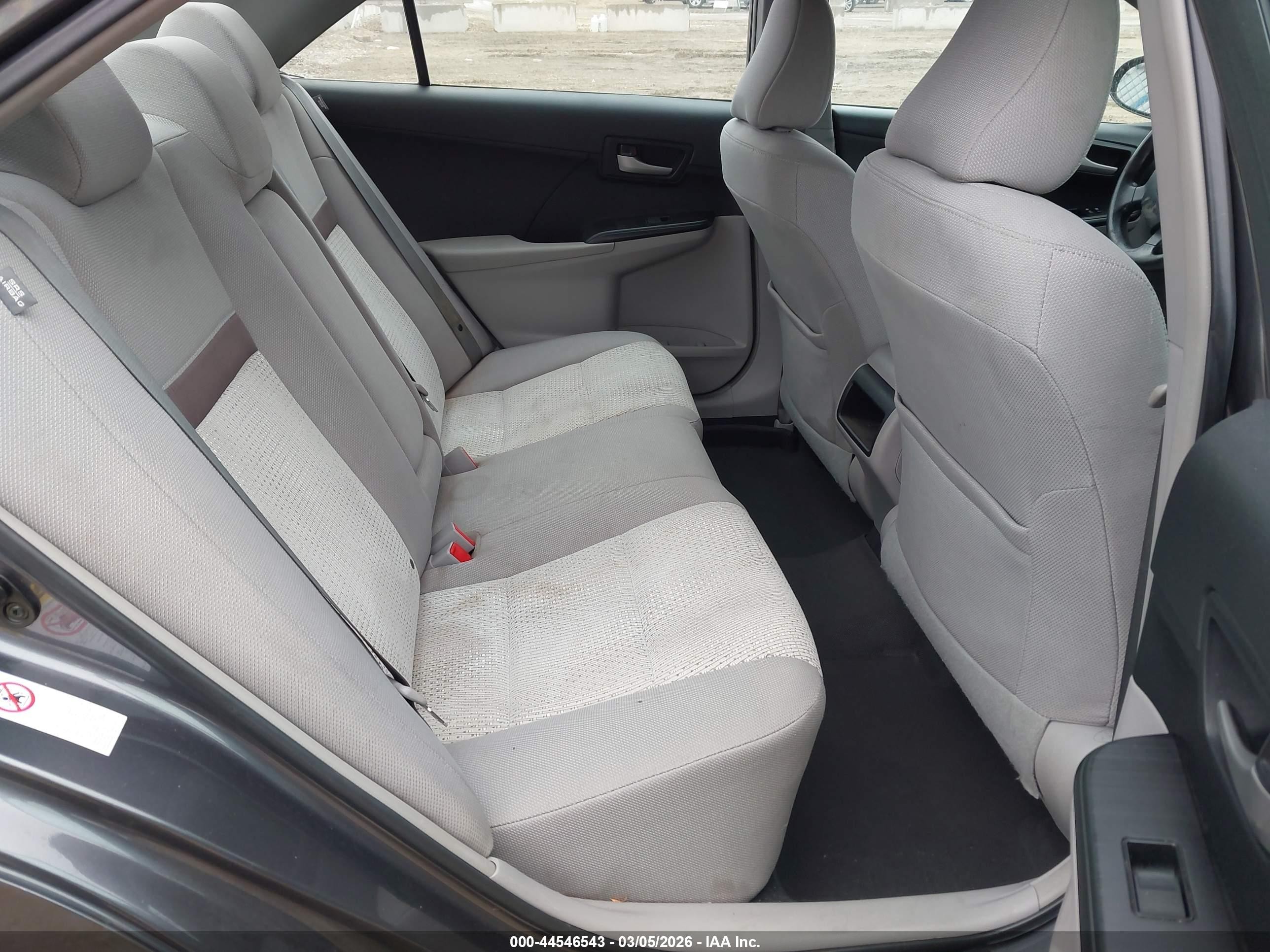 2014 Toyota Camry Le Серебряный vin: 4T1BF1FK6EU309568