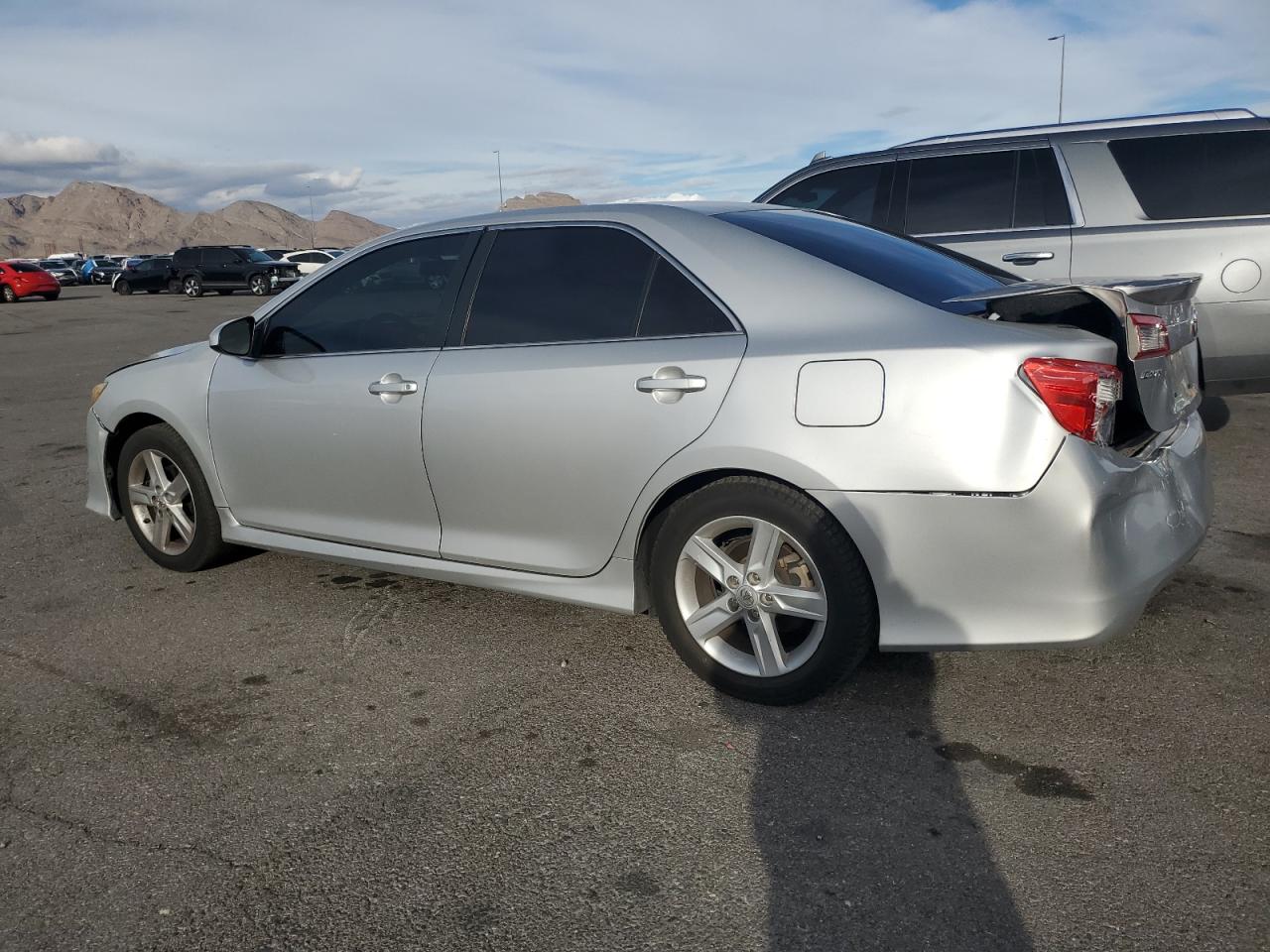2014 Toyota Camry L Silver vin: 4T1BF1FK6EU325902