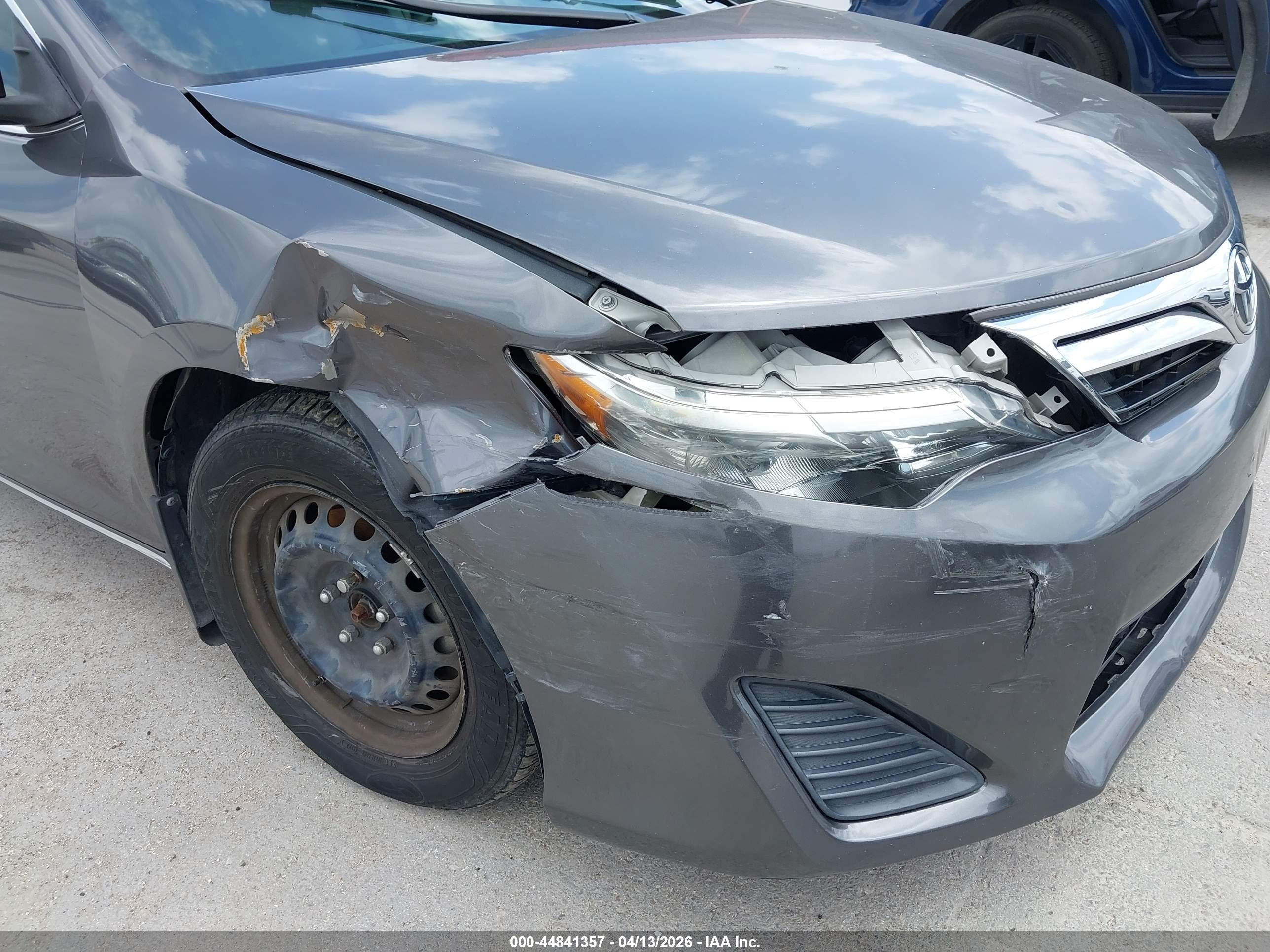 2014 Toyota Camry Le Gray vin: 4T1BF1FK6EU351769