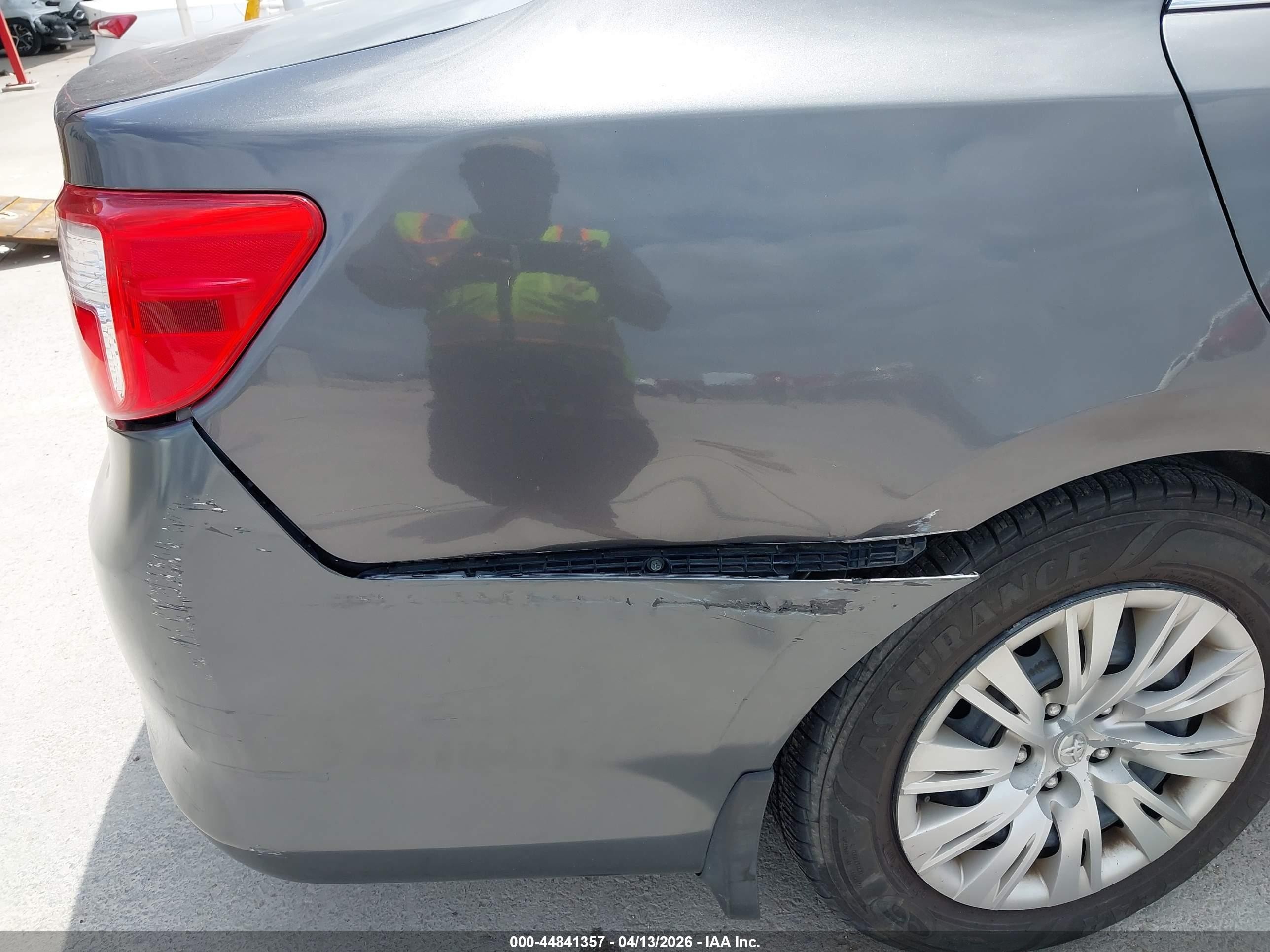 2014 Toyota Camry Le Gray vin: 4T1BF1FK6EU351769