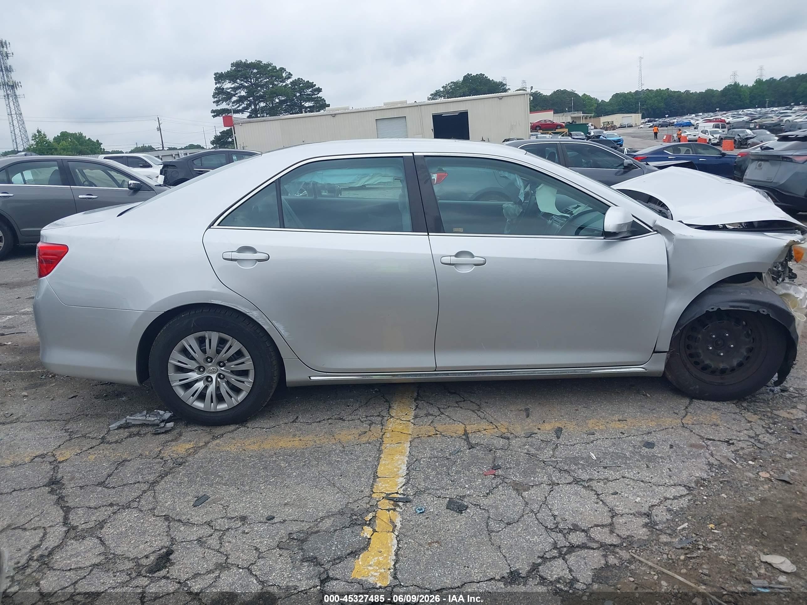 2014 Toyota Camry Le Silver vin: 4T1BF1FK6EU366353