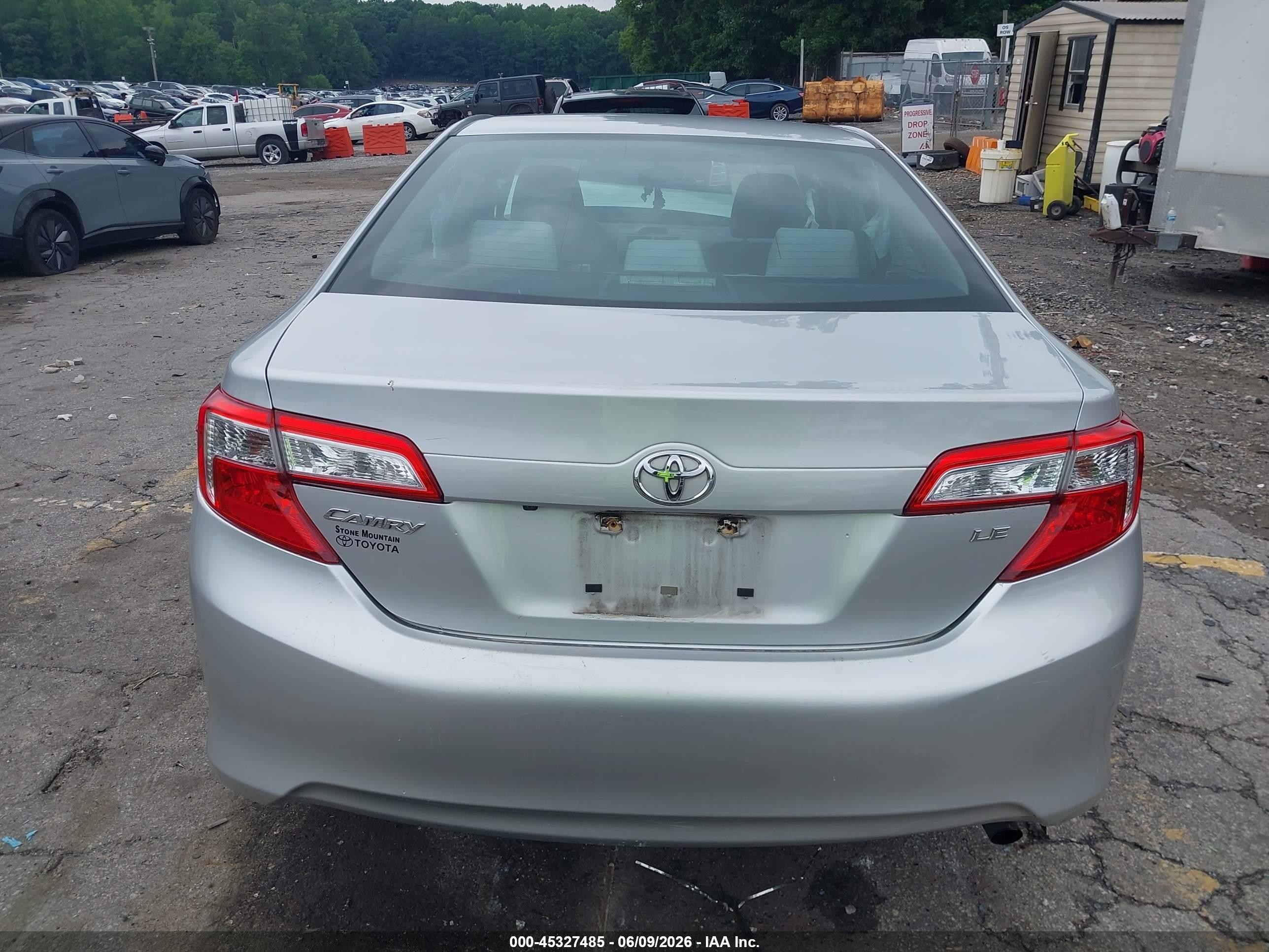 2014 Toyota Camry Le Silver vin: 4T1BF1FK6EU366353