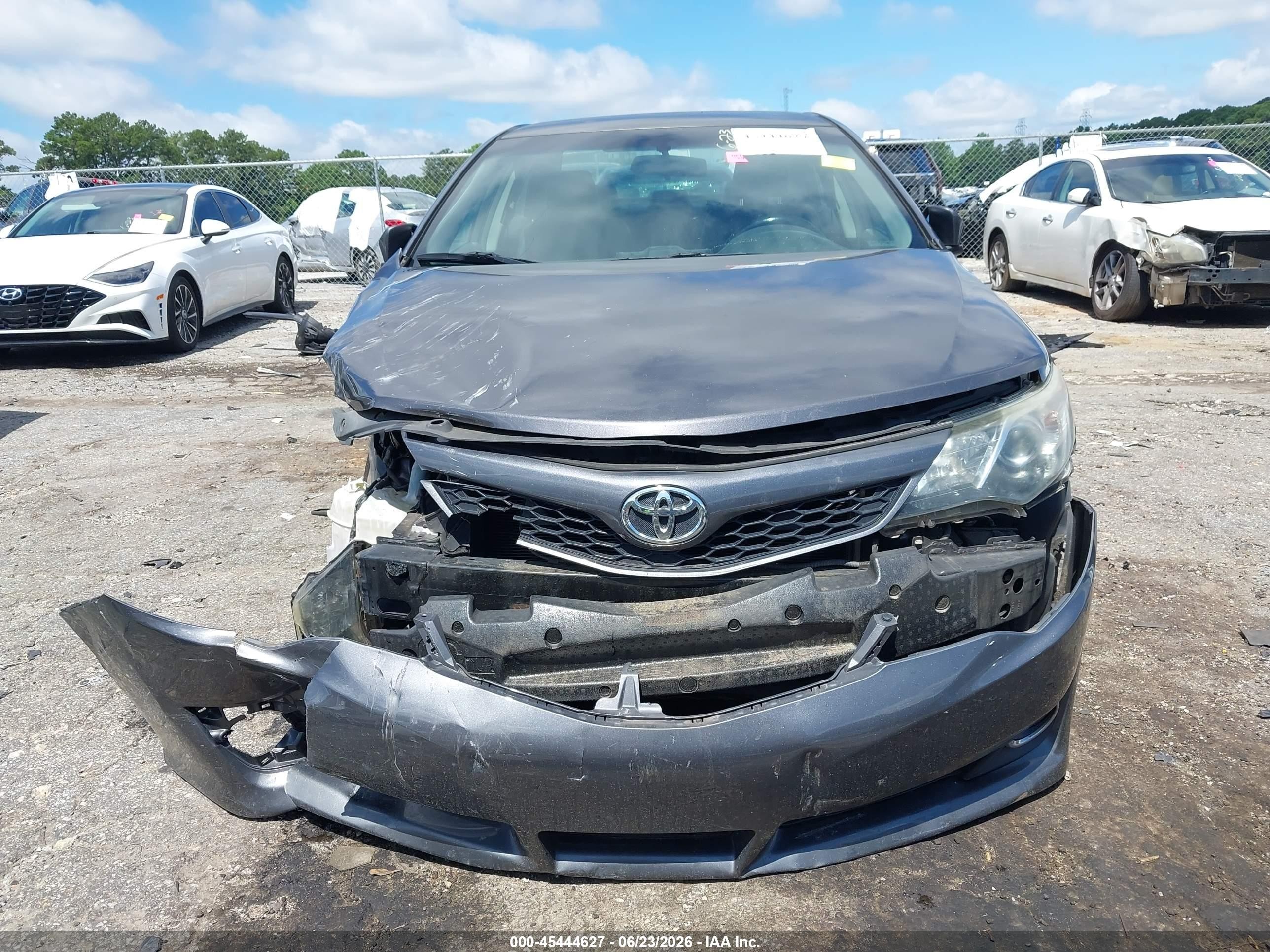 2014 Toyota Camry Se Gray vin: 4T1BF1FK6EU389325