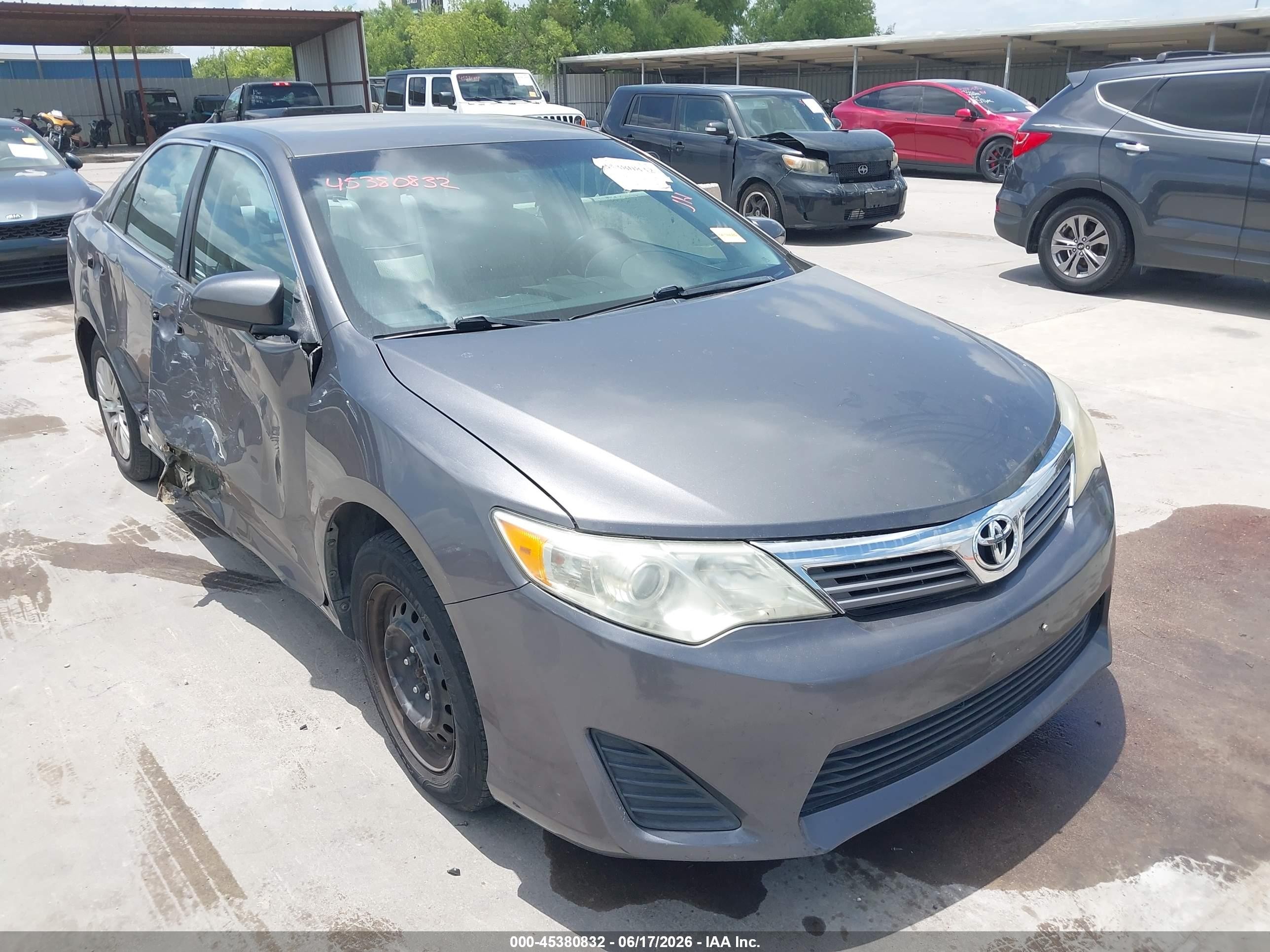 2014 Toyota Camry Le Gray vin: 4T1BF1FK6EU414594