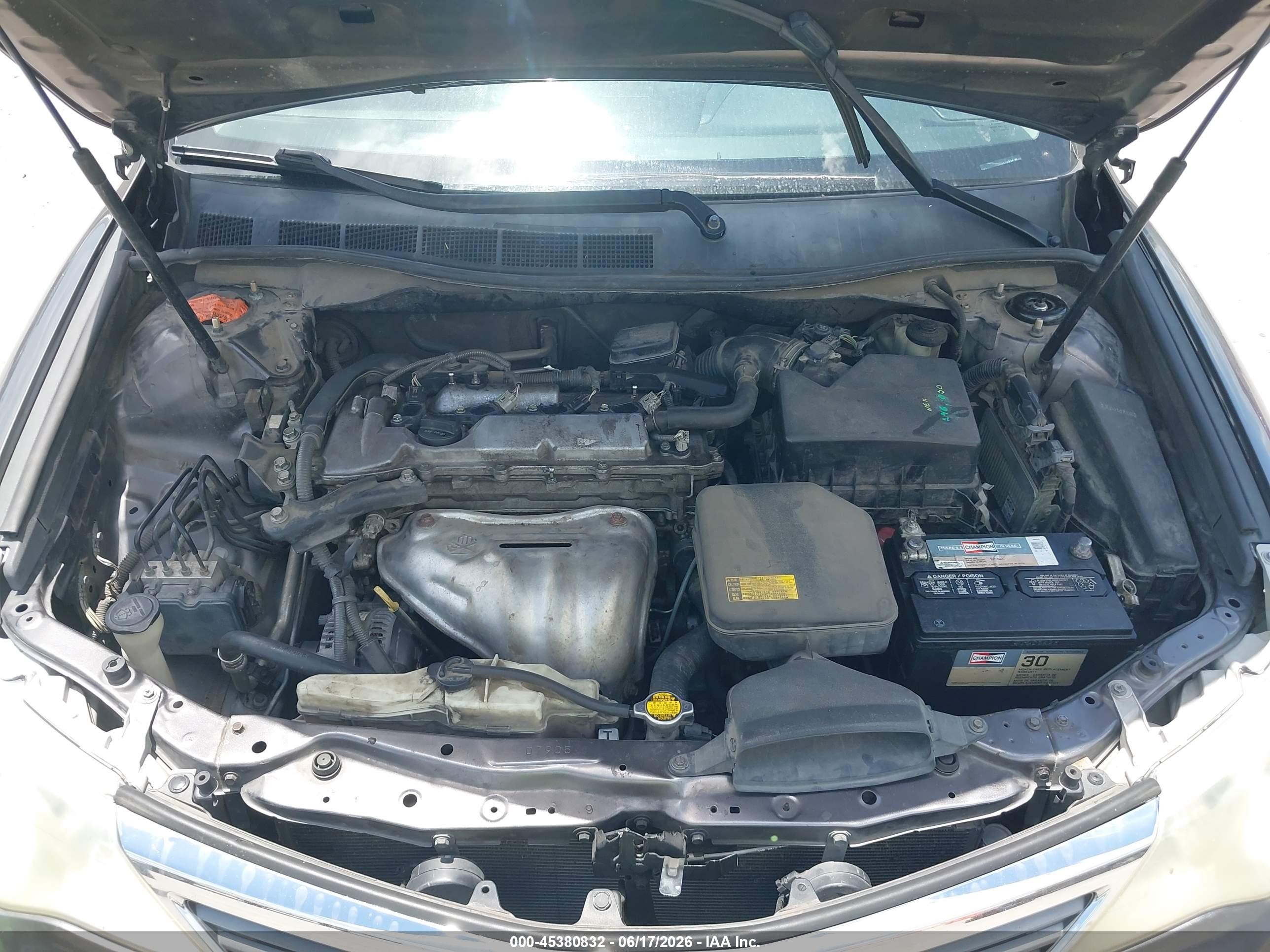 2014 Toyota Camry Le Gray vin: 4T1BF1FK6EU414594