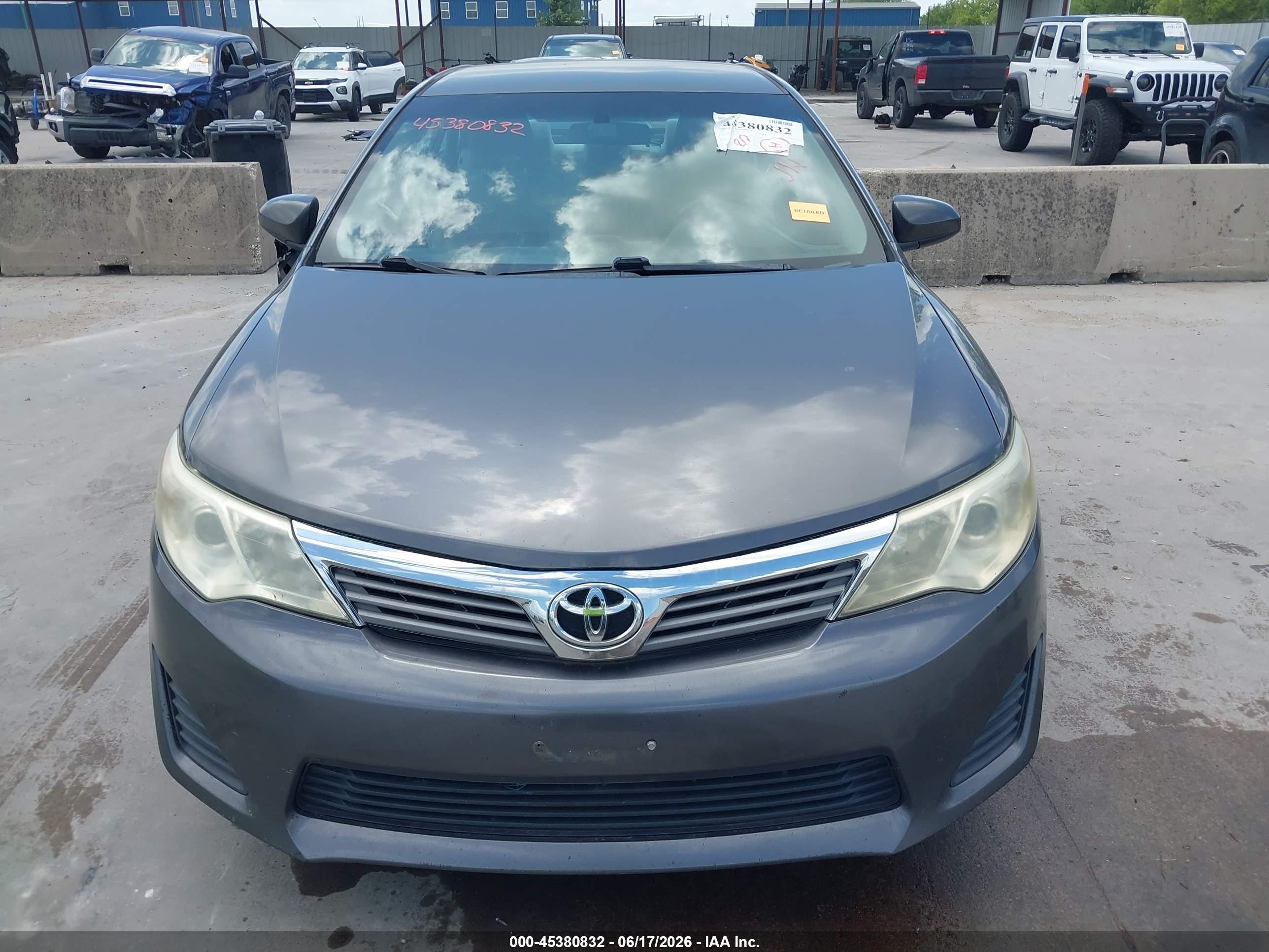 2014 Toyota Camry Le Gray vin: 4T1BF1FK6EU414594