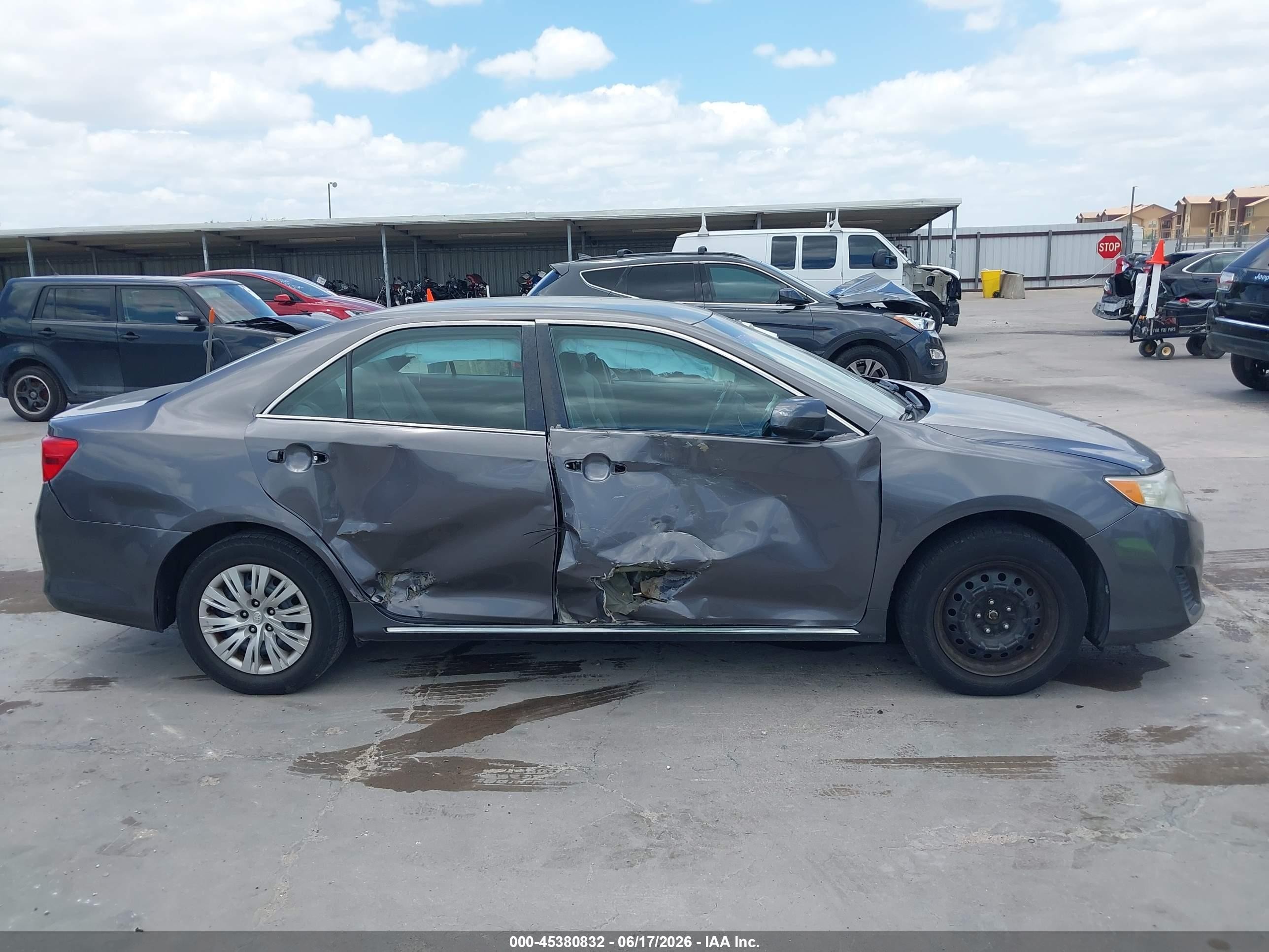 2014 Toyota Camry Le Gray vin: 4T1BF1FK6EU414594