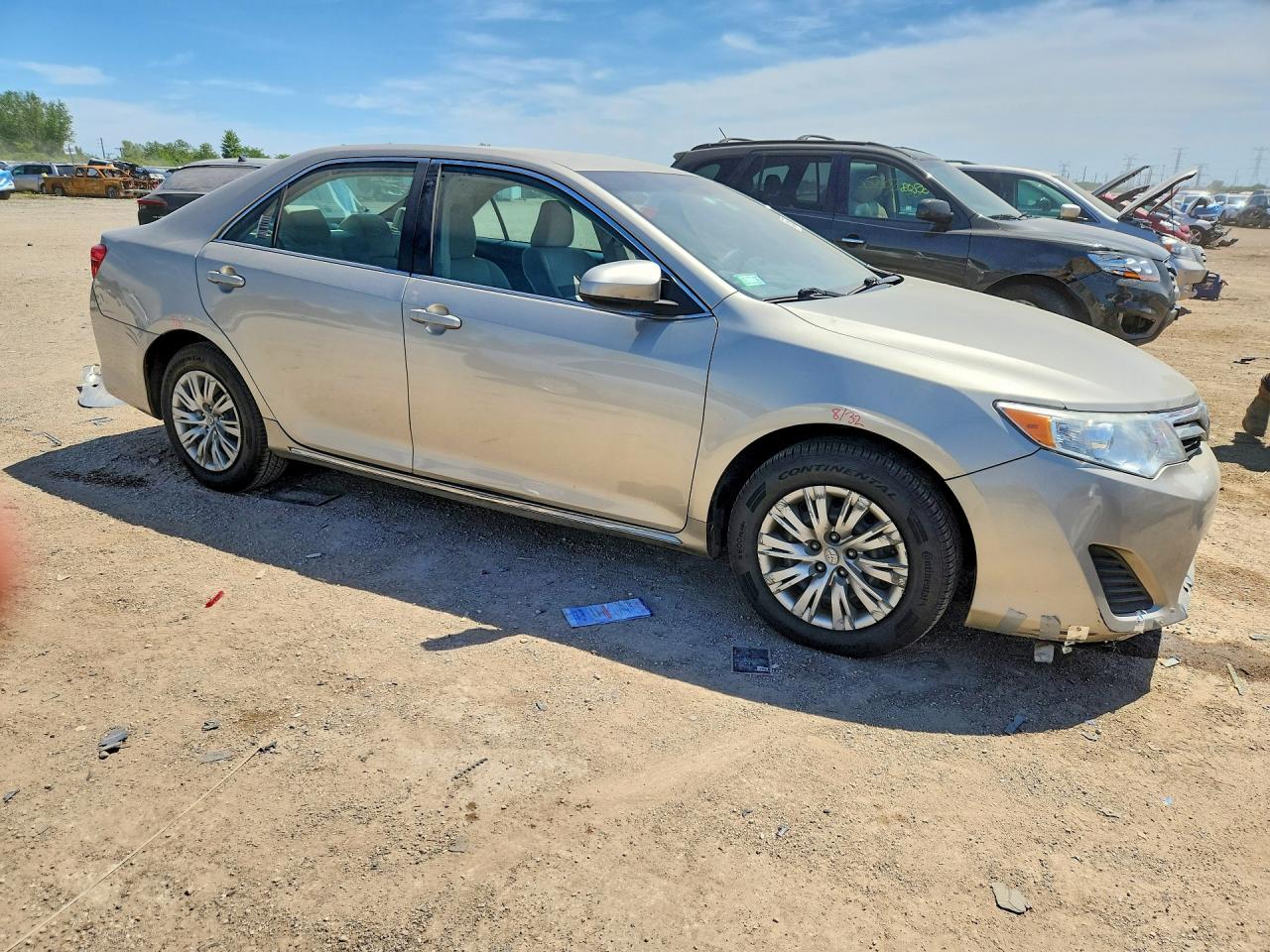 2014 Toyota Camry Le Gold vin: 4T1BF1FK6EU449698