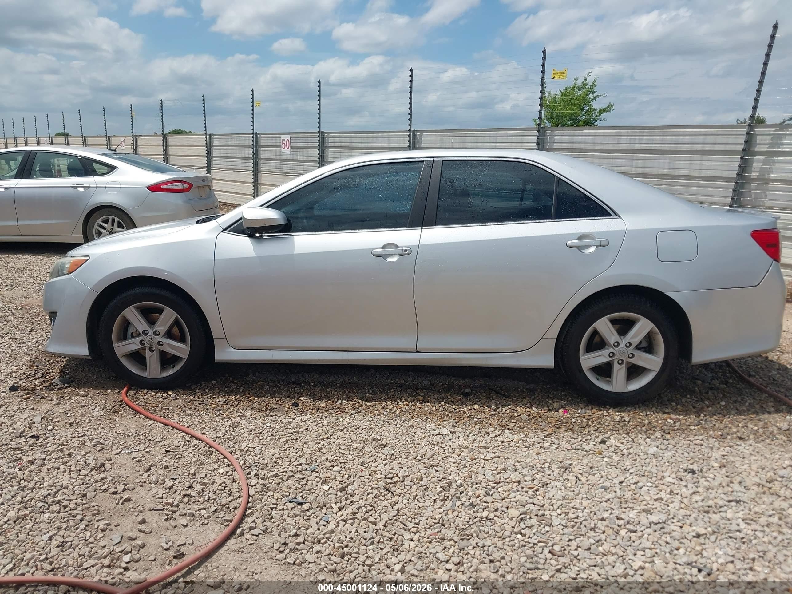2014 Toyota Camry Se Silver vin: 4T1BF1FK6EU450320