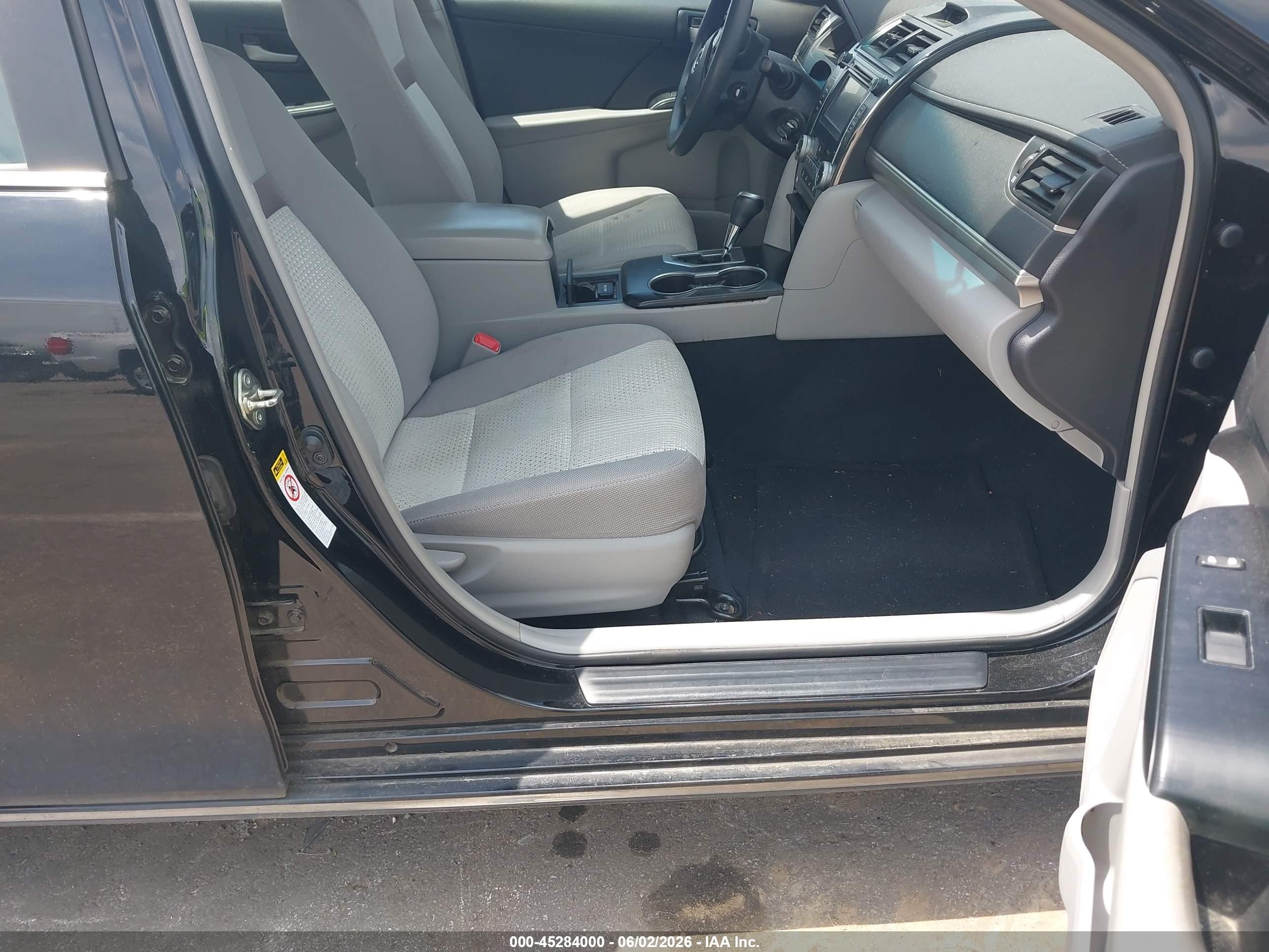 2014 Toyota Camry Le Black vin: 4T1BF1FK6EU472690