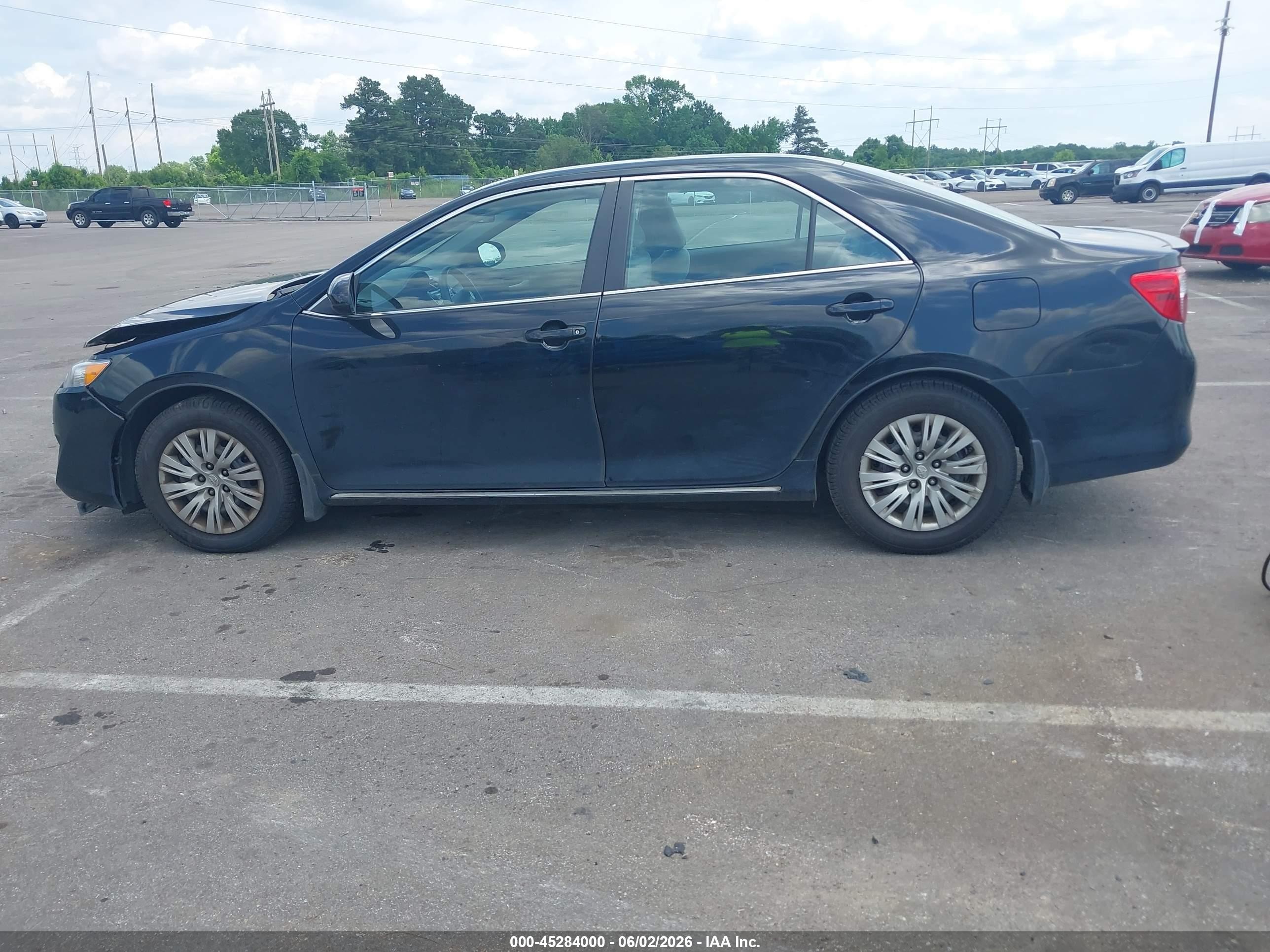 2014 Toyota Camry Le Black vin: 4T1BF1FK6EU472690