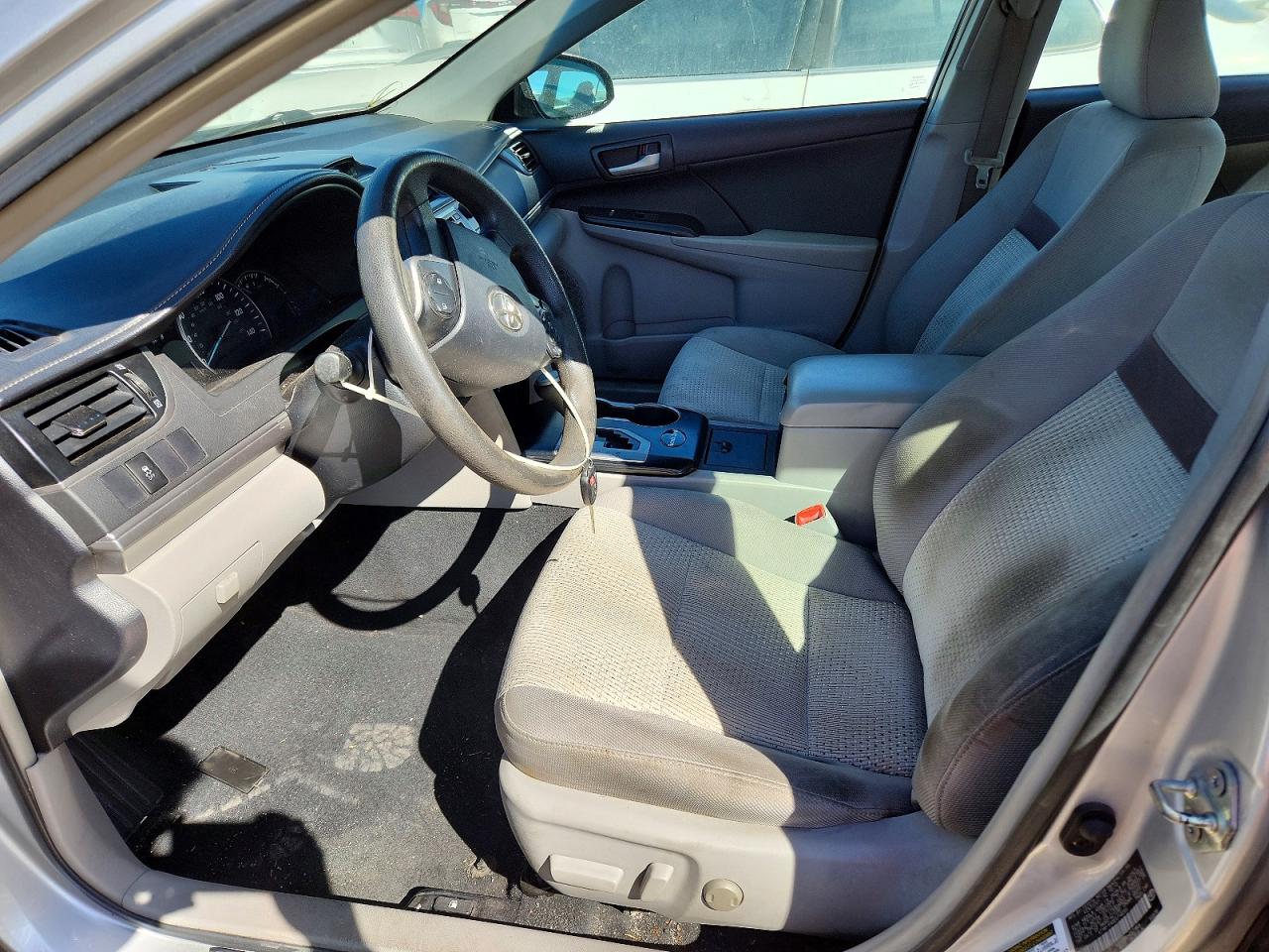 2014 Toyota Camry L Silver vin: 4T1BF1FK6EU748205