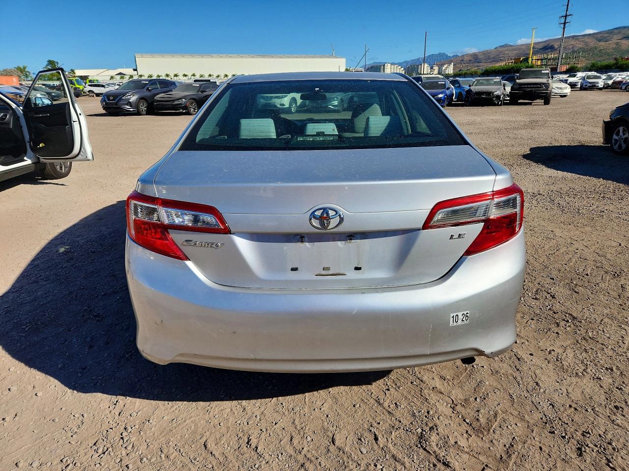 2014 Toyota Camry L Silver vin: 4T1BF1FK6EU748205