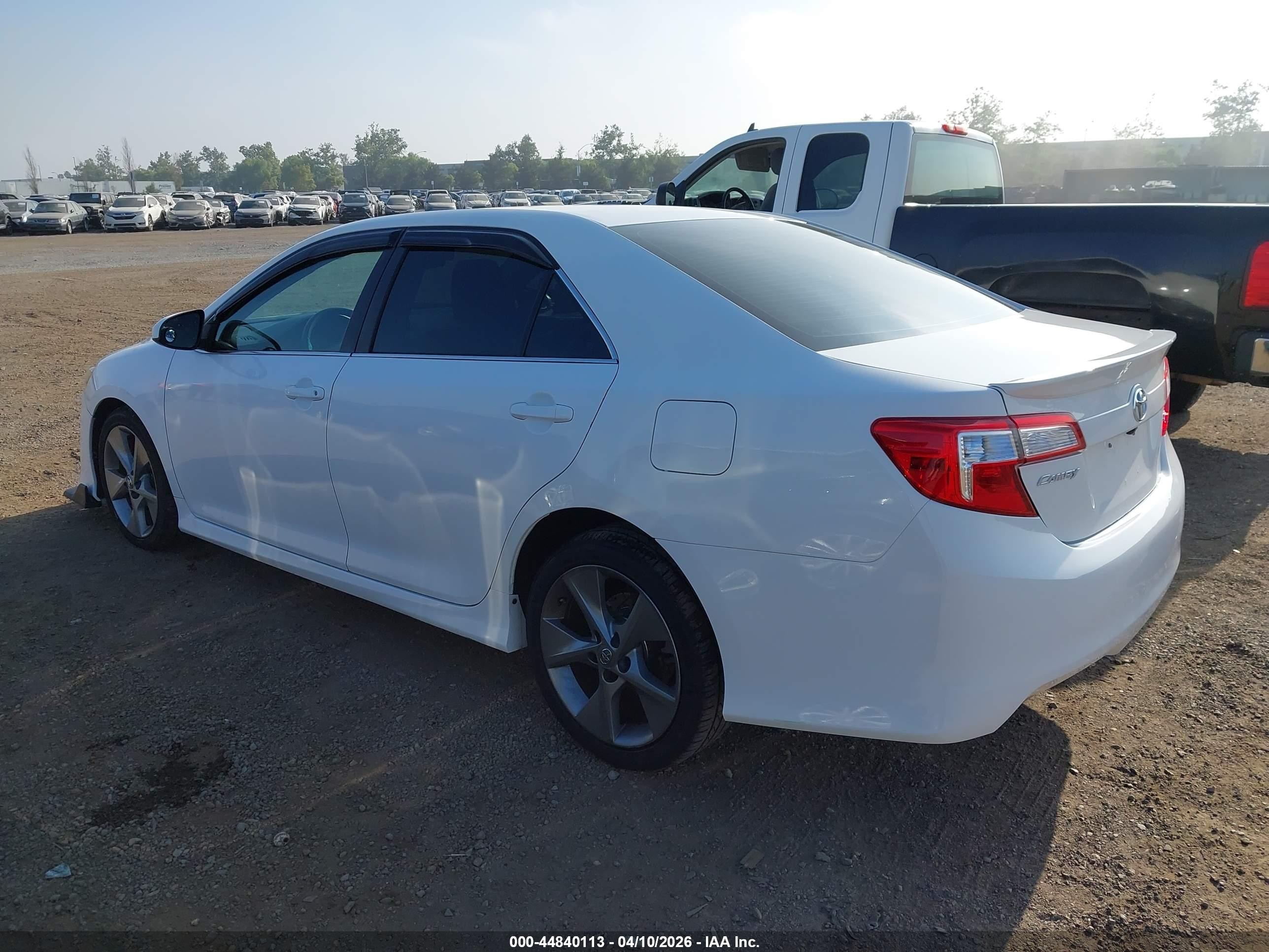 2014 Toyota Camry Se Sport White vin: 4T1BF1FK6EU750035