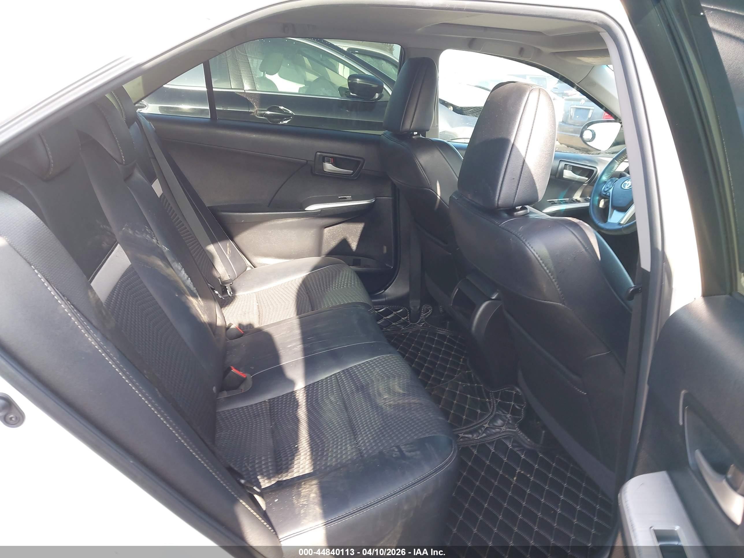 2014 Toyota Camry Se Sport White vin: 4T1BF1FK6EU750035