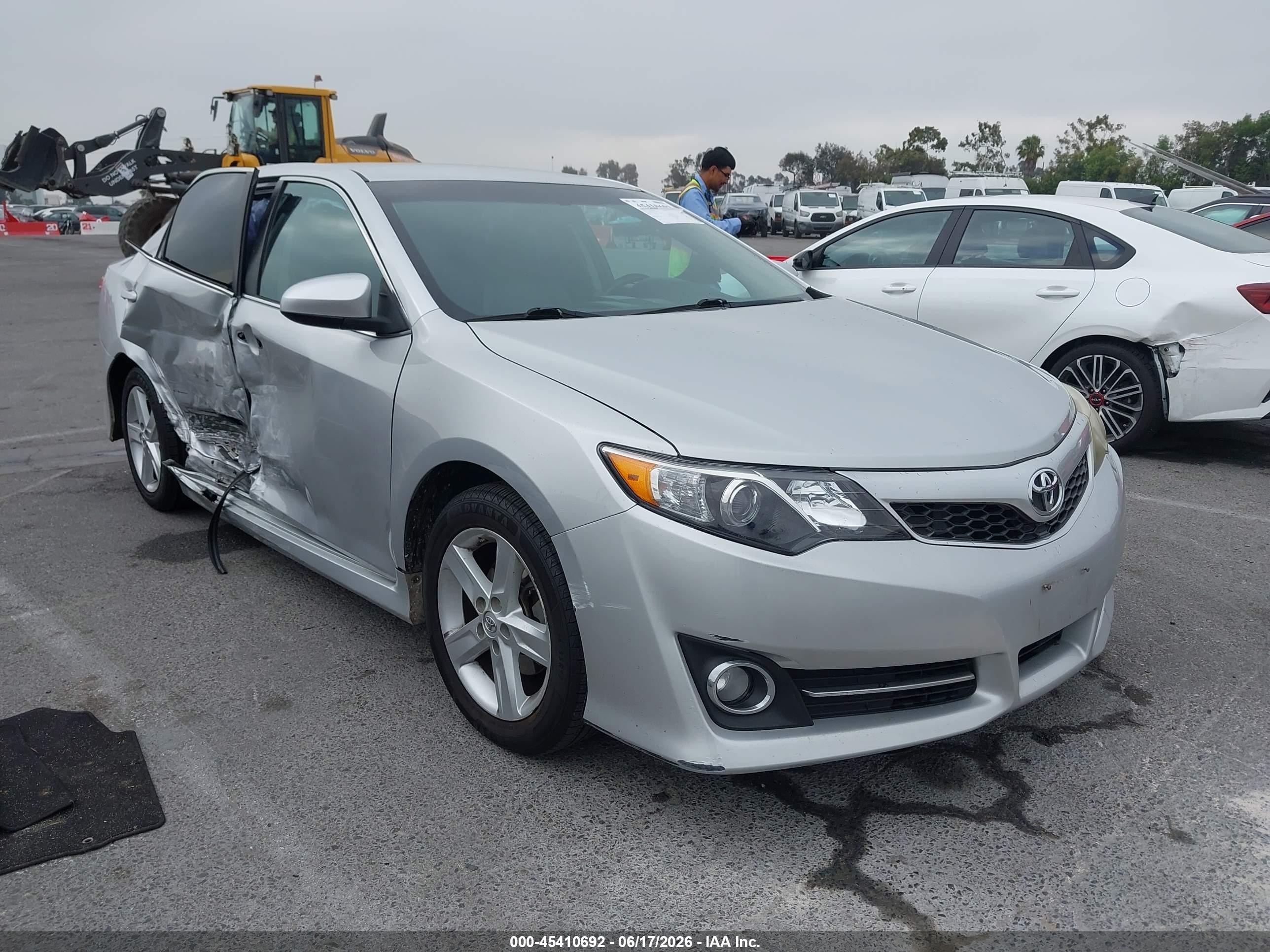 2014 Toyota Camry Se Silver vin: 4T1BF1FK6EU755624