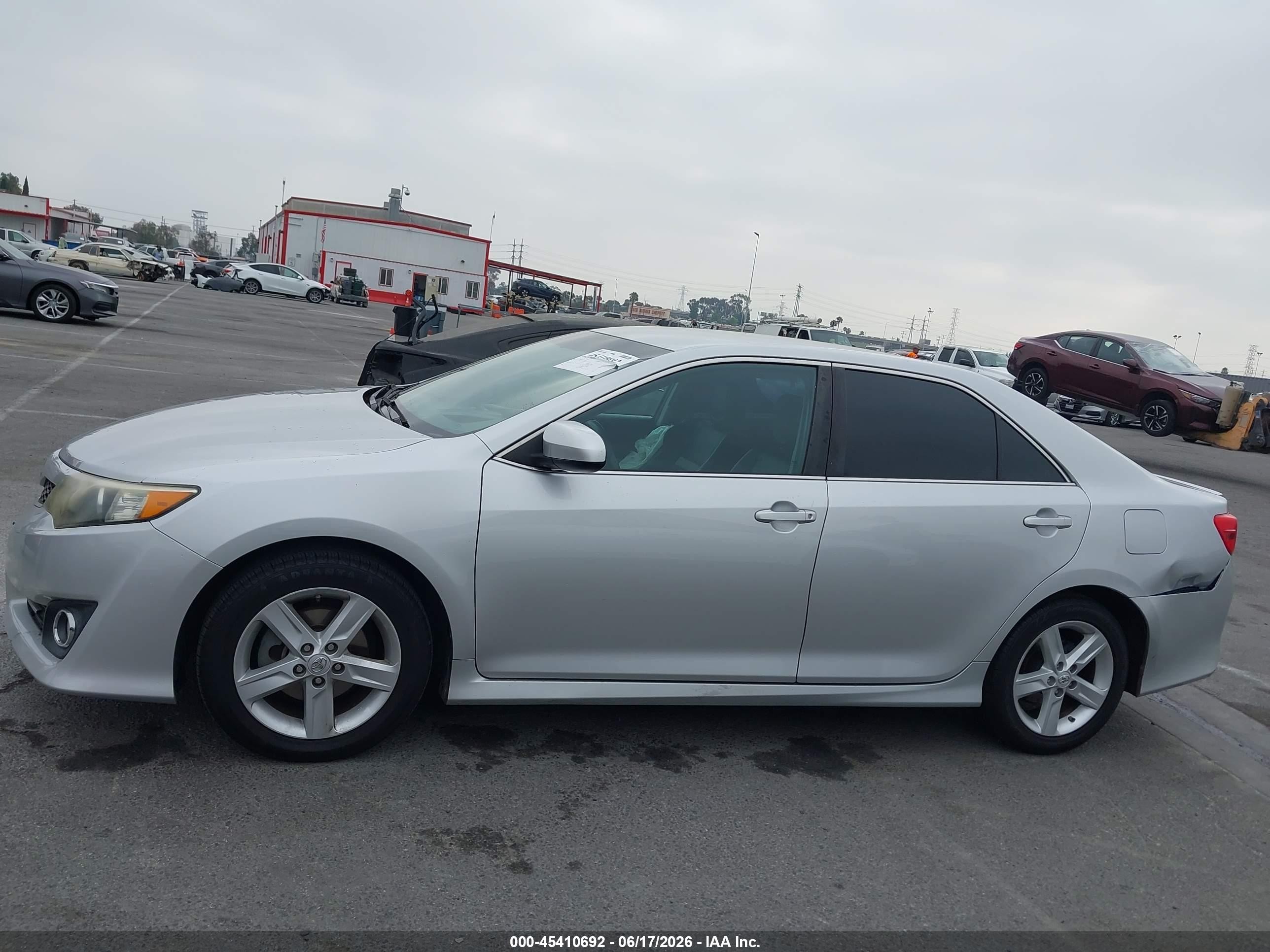 2014 Toyota Camry Se Silver vin: 4T1BF1FK6EU755624