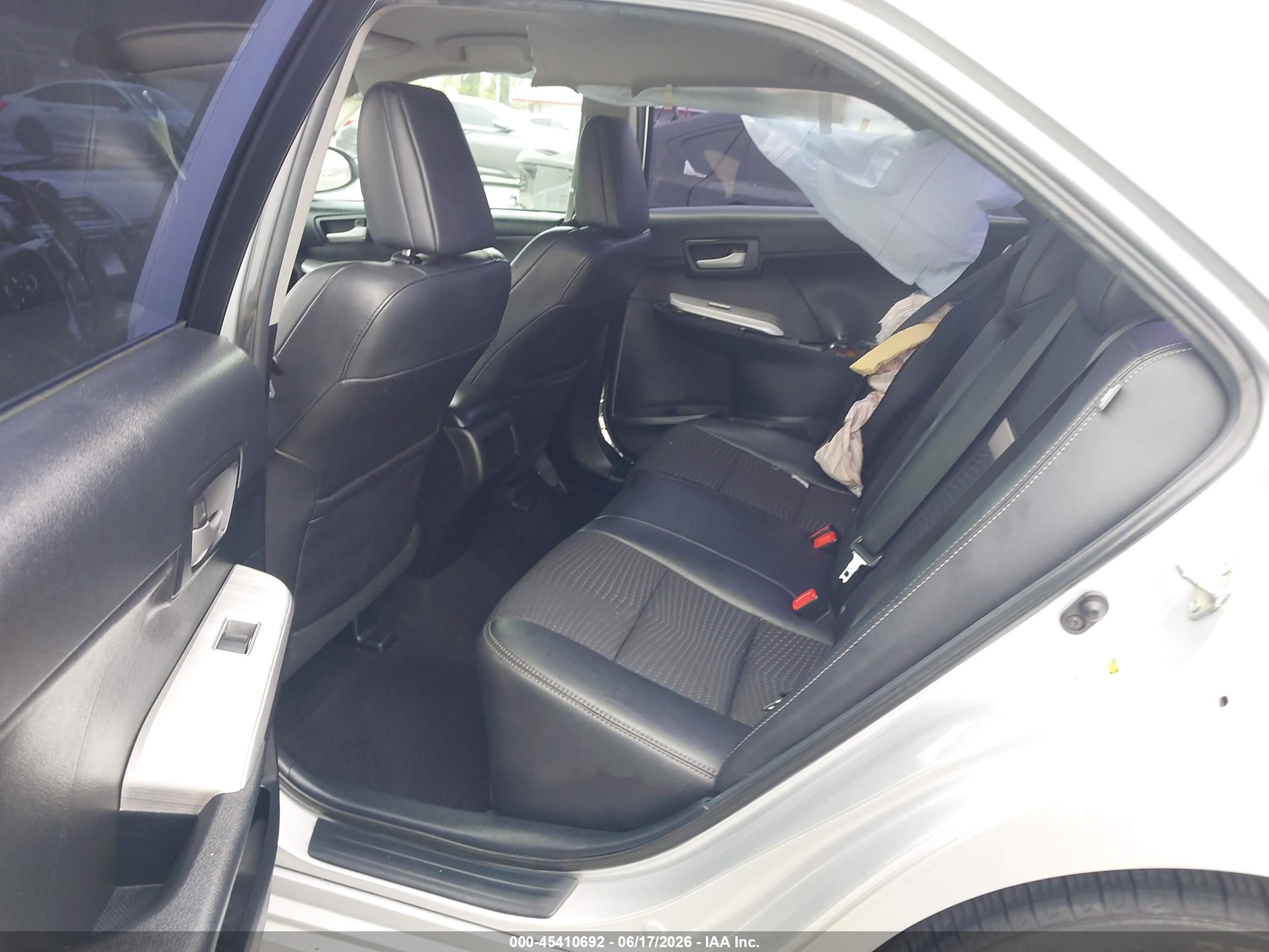 2014 Toyota Camry Se Silver vin: 4T1BF1FK6EU755624