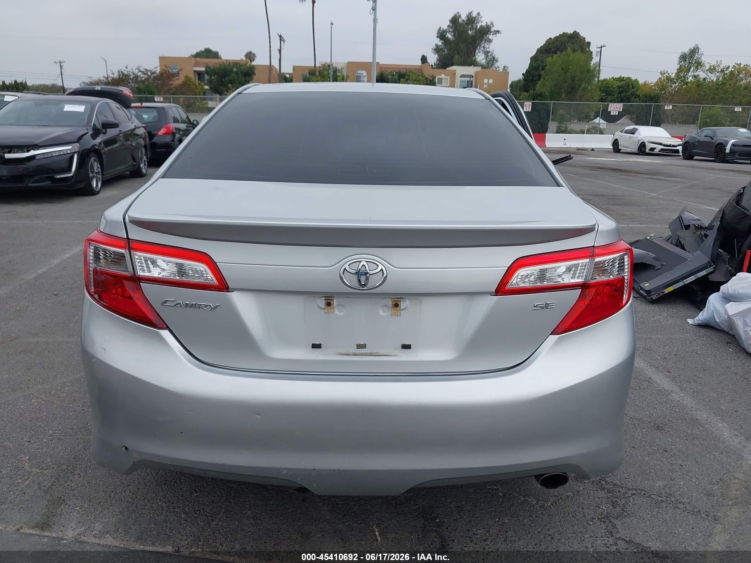 2014 Toyota Camry Se Silver vin: 4T1BF1FK6EU755624