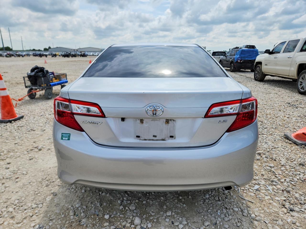 2014 Toyota Camry Le Silver vin: 4T1BF1FK6EU759737