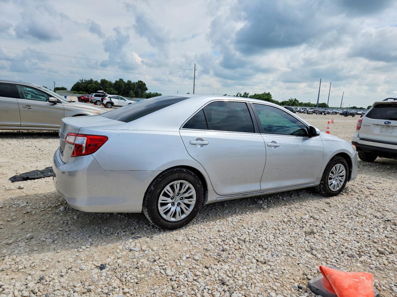 2014 Toyota Camry Le Silver vin: 4T1BF1FK6EU759737
